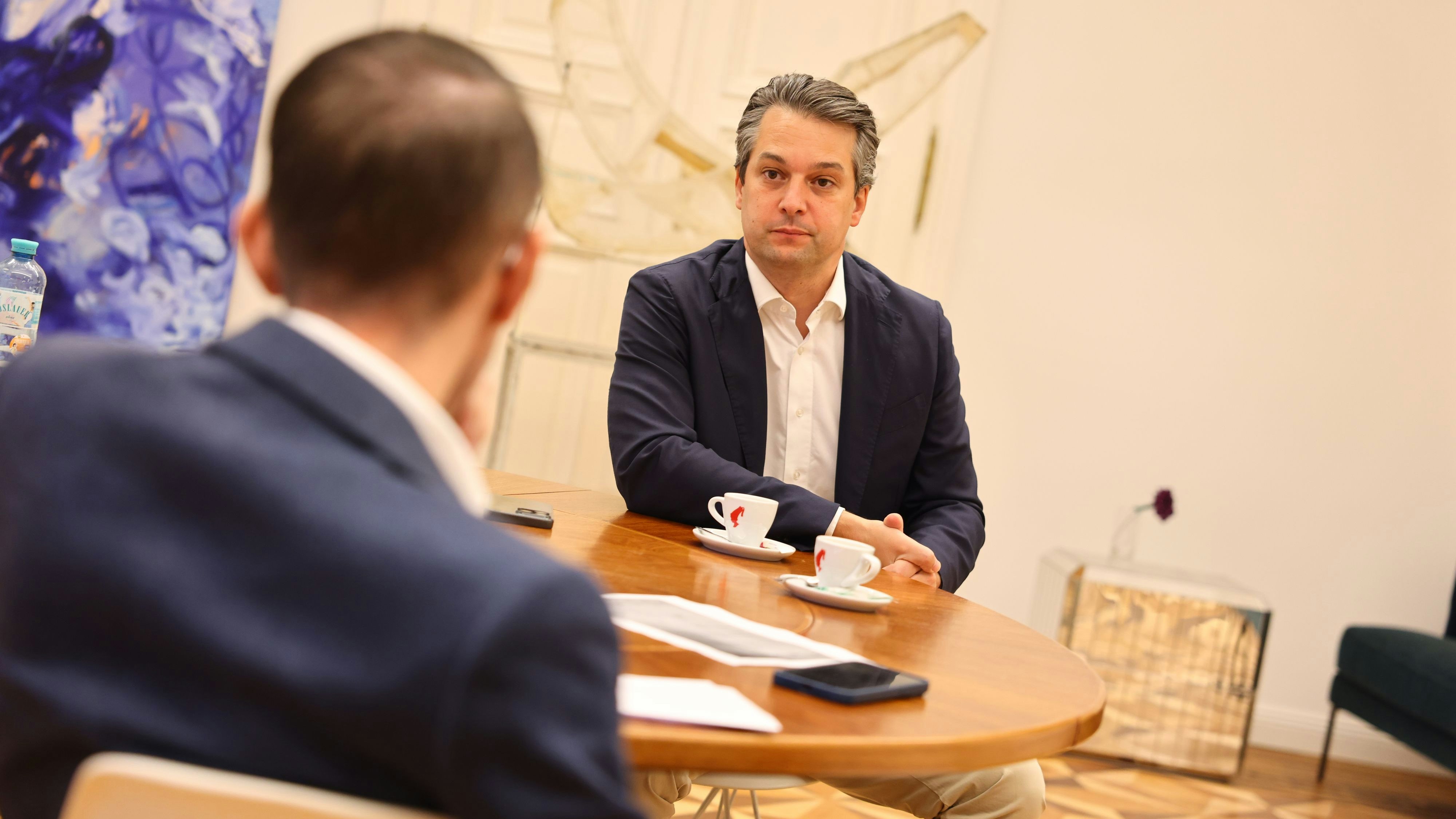 Heute.at - Nepp: Es sind Macheten-Wissenschafter gekommen