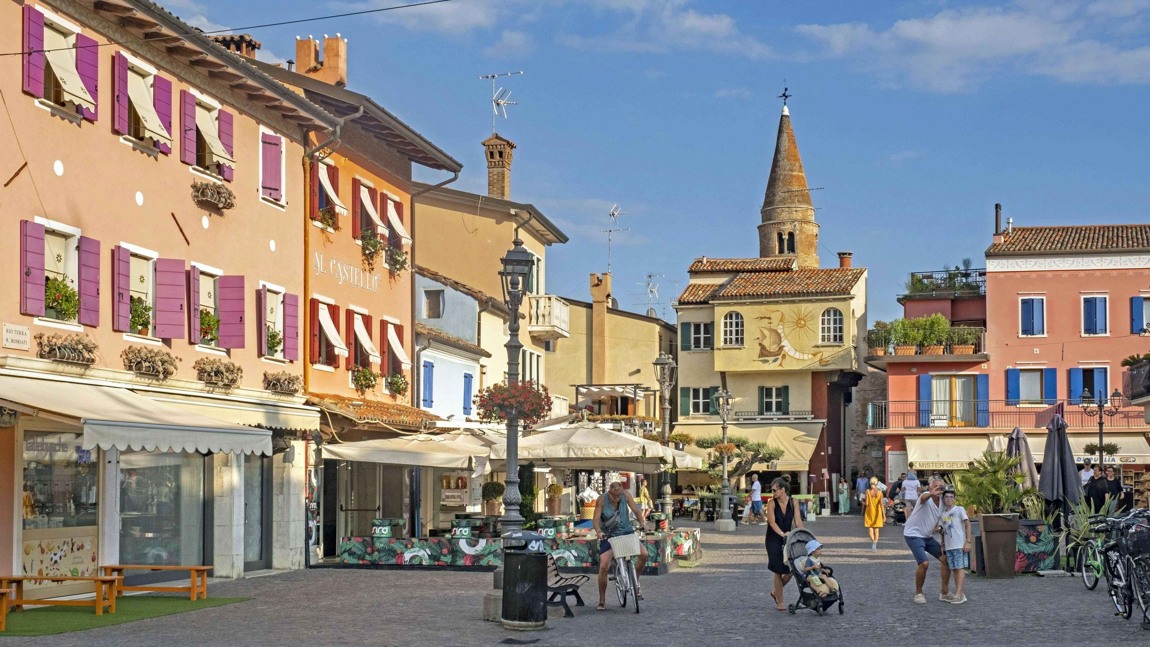 Heute.at - Tourist heißt wie Straftäter – Urlaub endet im Knast