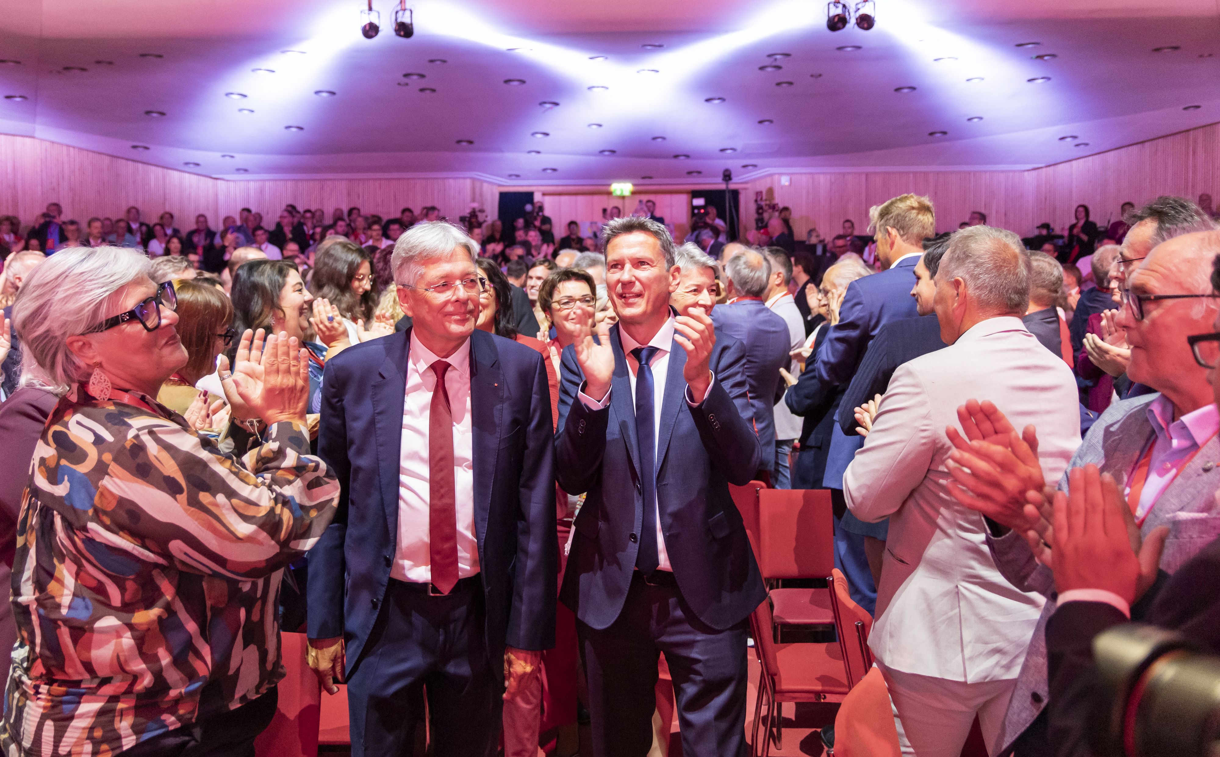 Mitglieder-Befragung zu Asylkurs als Auftrag: SPÖ-Landesparteivorsitzender und Landeshauptmann Peter Kaiser mit seinem Nachfolger, Landesrat Daniel Fellner (r.)