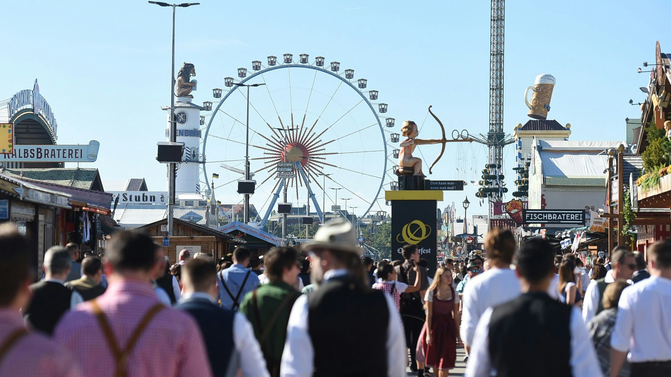 Heute.at - Todesdrama auf der Wiesn! Frau stirbt am Festgelände