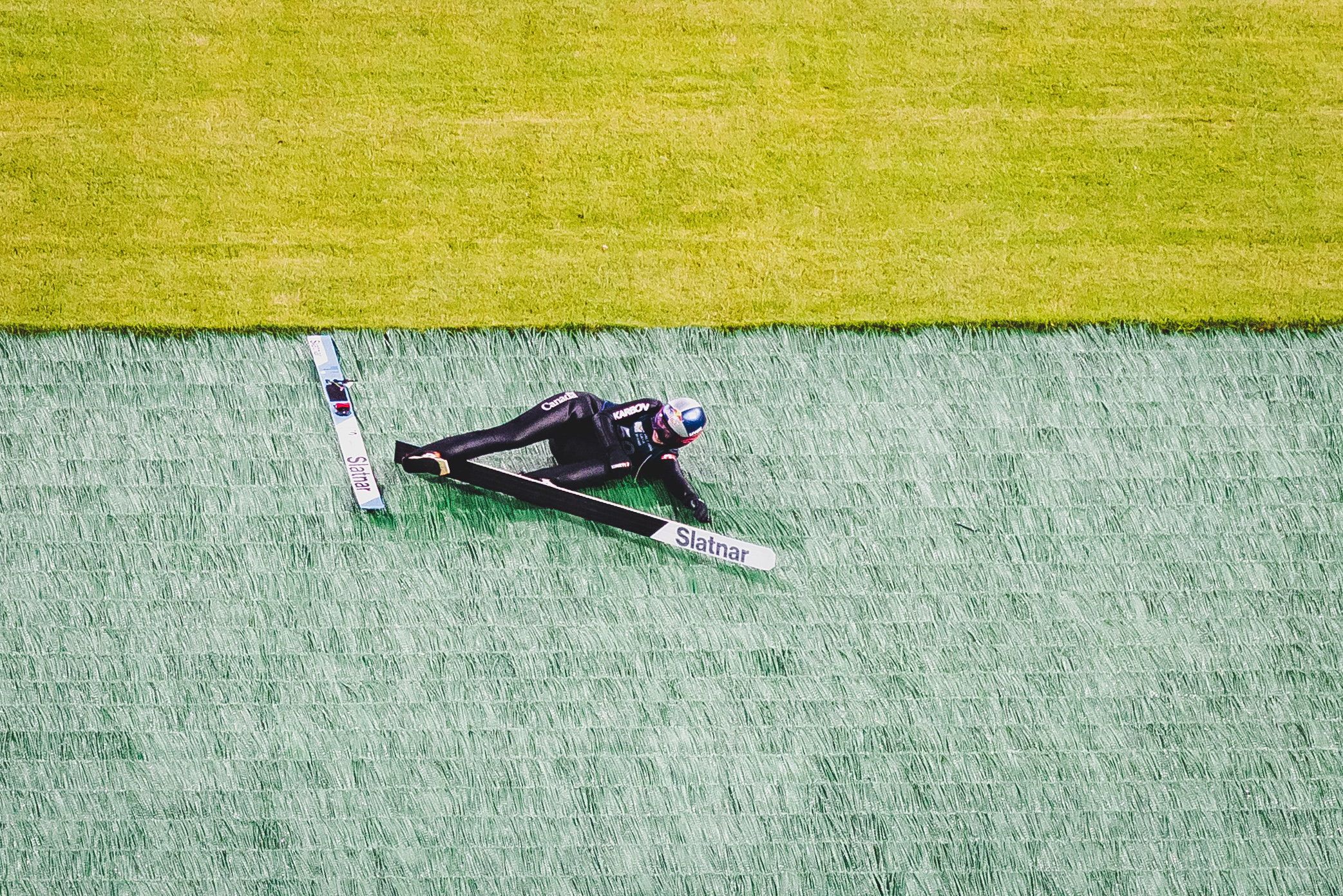 Die Kanadierin Alexandria Loutitt kam auf der Großschanze von Predazzo schwer zu Sturz. 