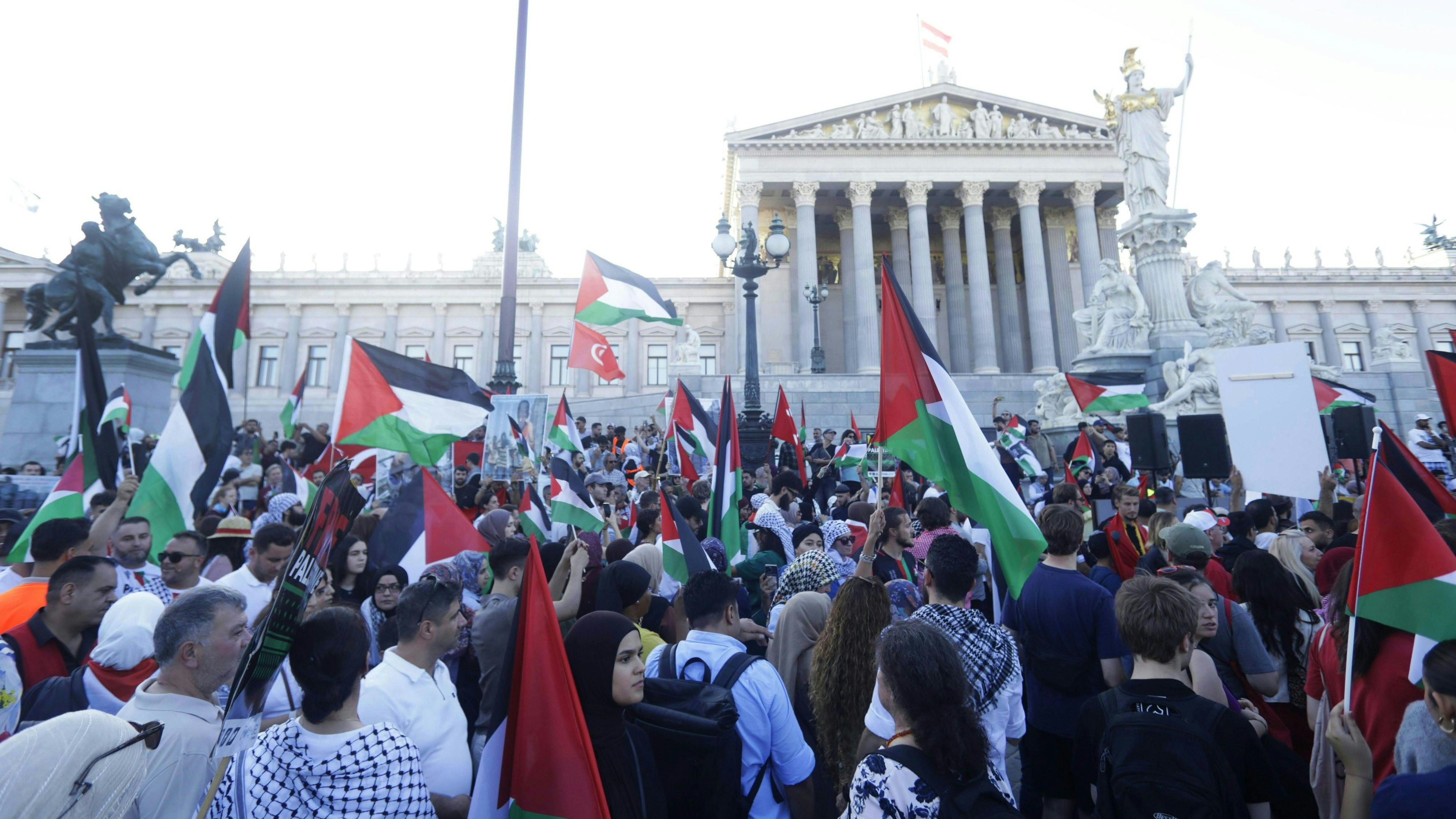 Erwartungsgemäß sind bei der Demo einige umstrittene Aussagen gefallen. 