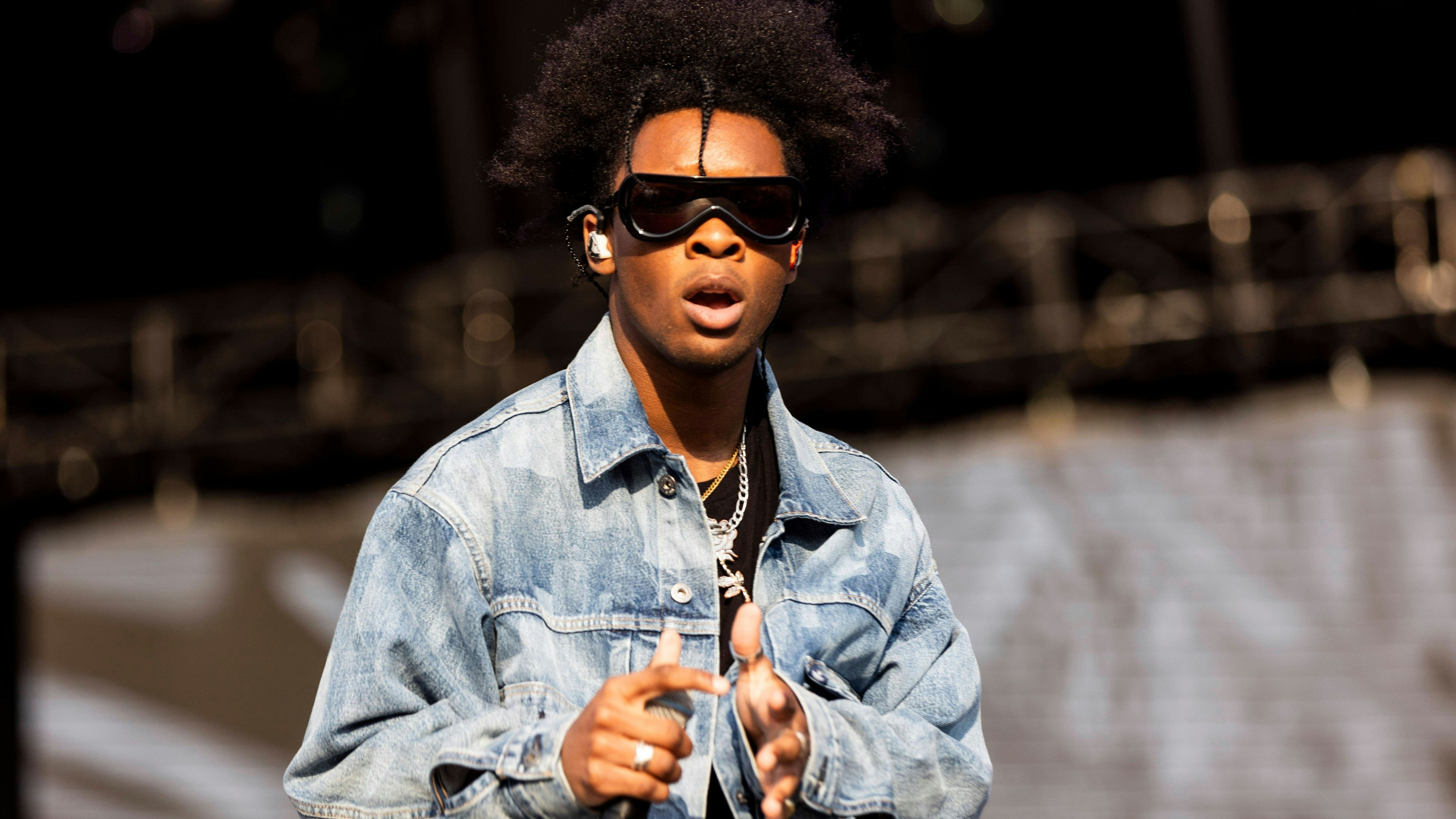 D4vd befand sich mitten in seiner Welttournee, als eine Leiche in seinem Auto gefunden wurde.