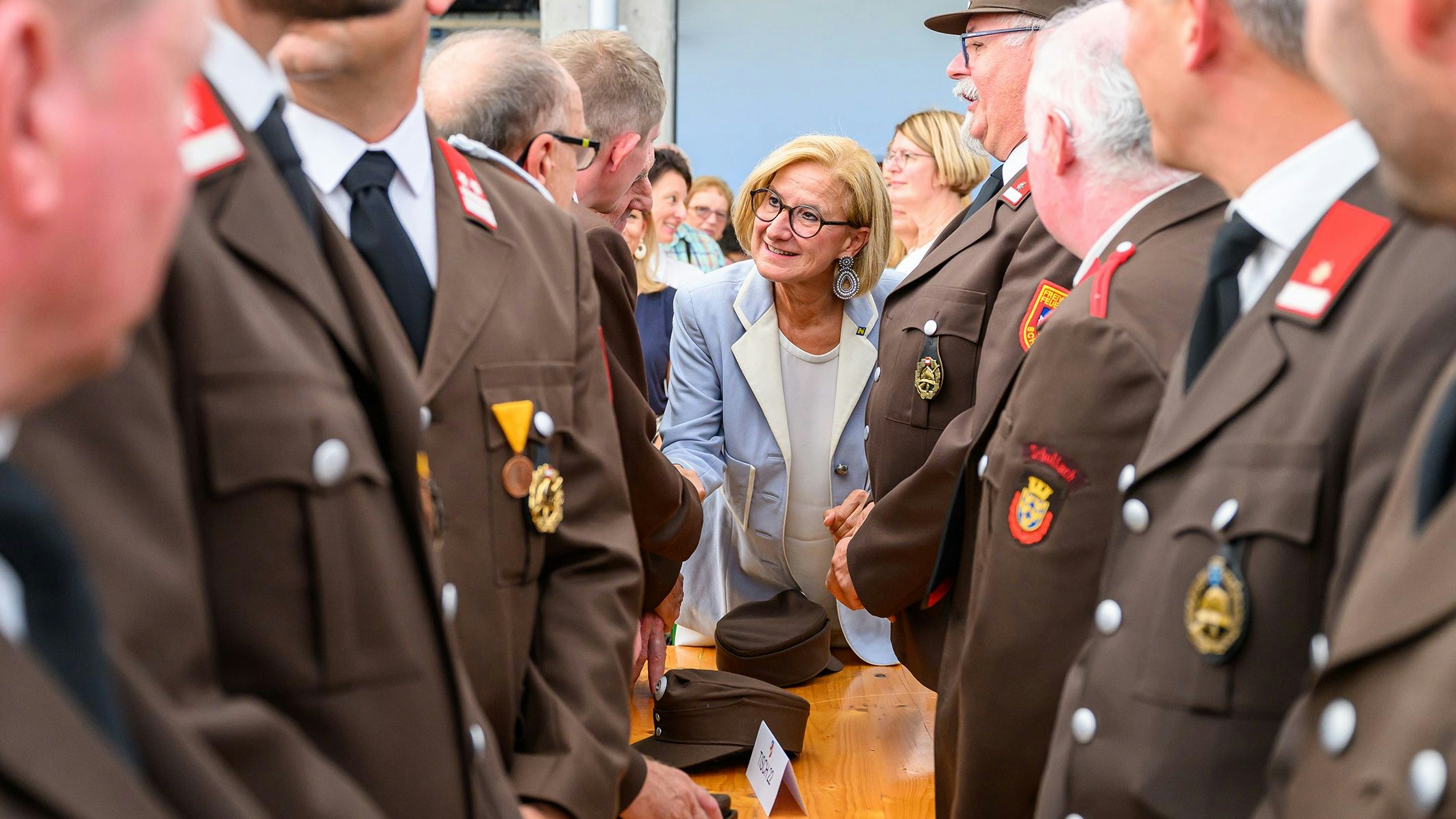 Landeshauptfrau Johanna Mikl-Leitner begrüßte die Feuerwehrleute bei der feierlichen Eröffnung der neuen Einsatzzentrale.