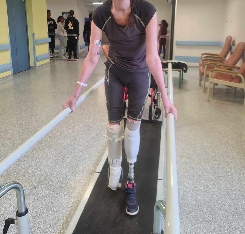 Anaïs Cotting mussten Teile der Beine und Finger amputiert werden.