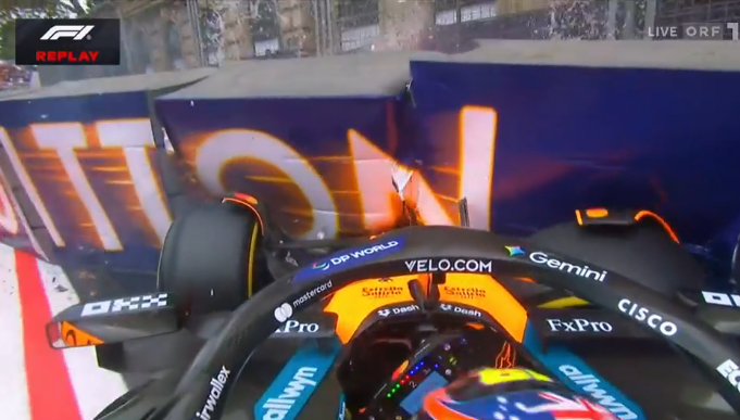 Piastri landet in der Mauer.