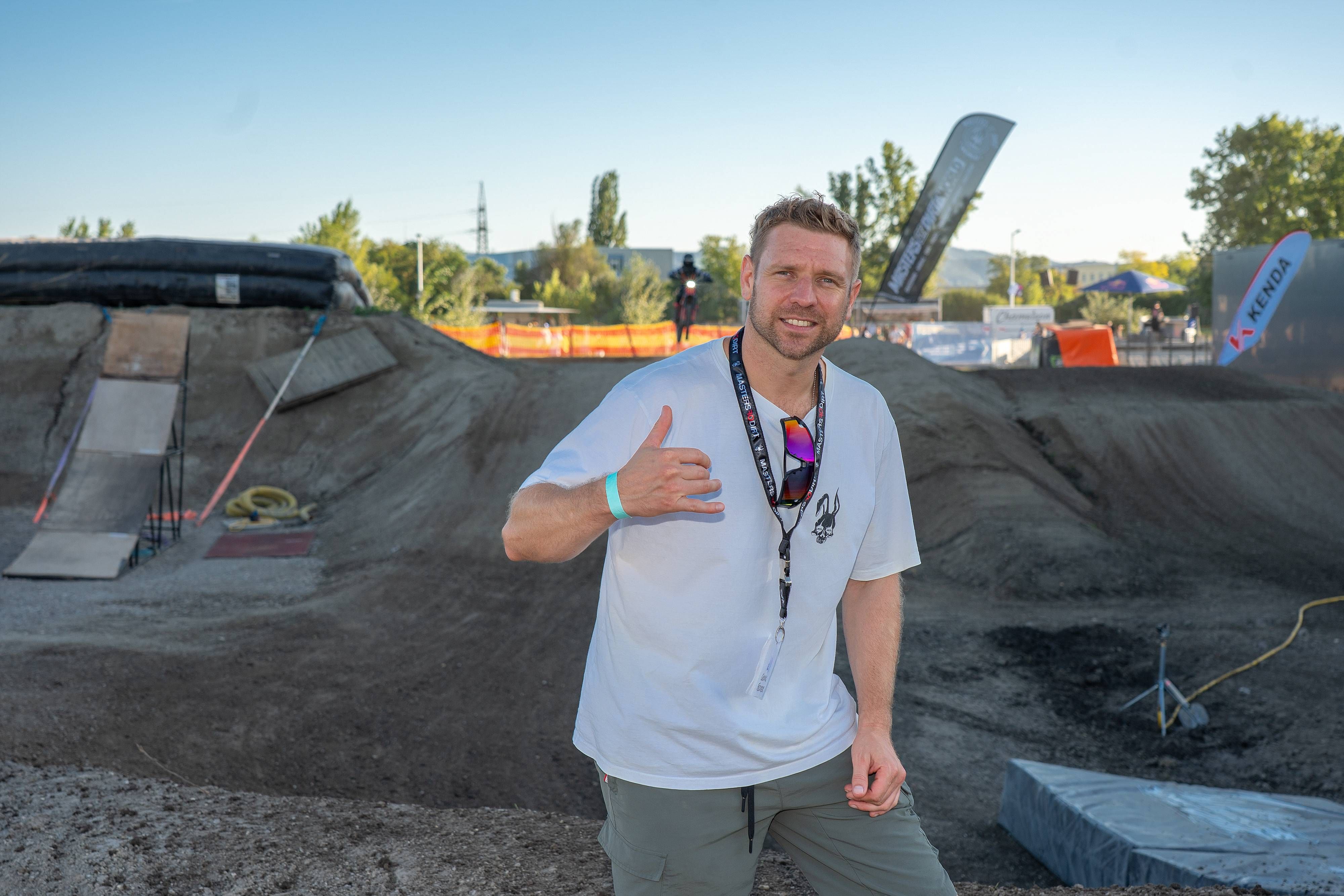 Stars, Stunts & Sound: Der Ride-Out ließ die Donau beben