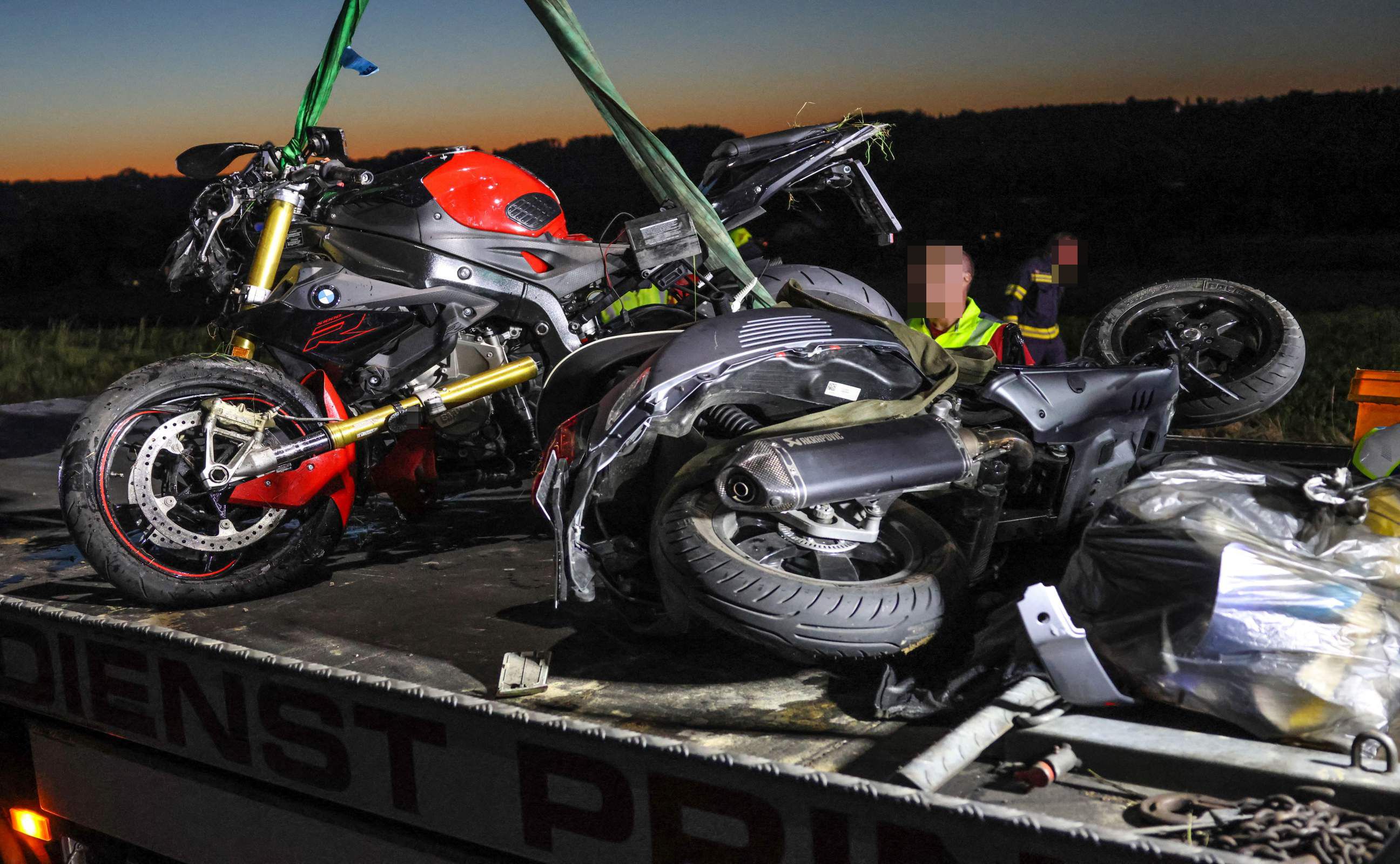 In Oberösterreich starb ein 58-Jähriger bei einem schweren Motorrad-Unfall.