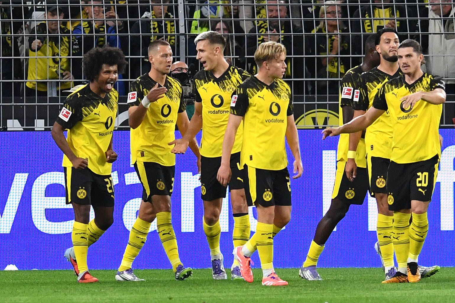 In der Bundesliga ist Dortmund weiterhin ohne Niederlage.
