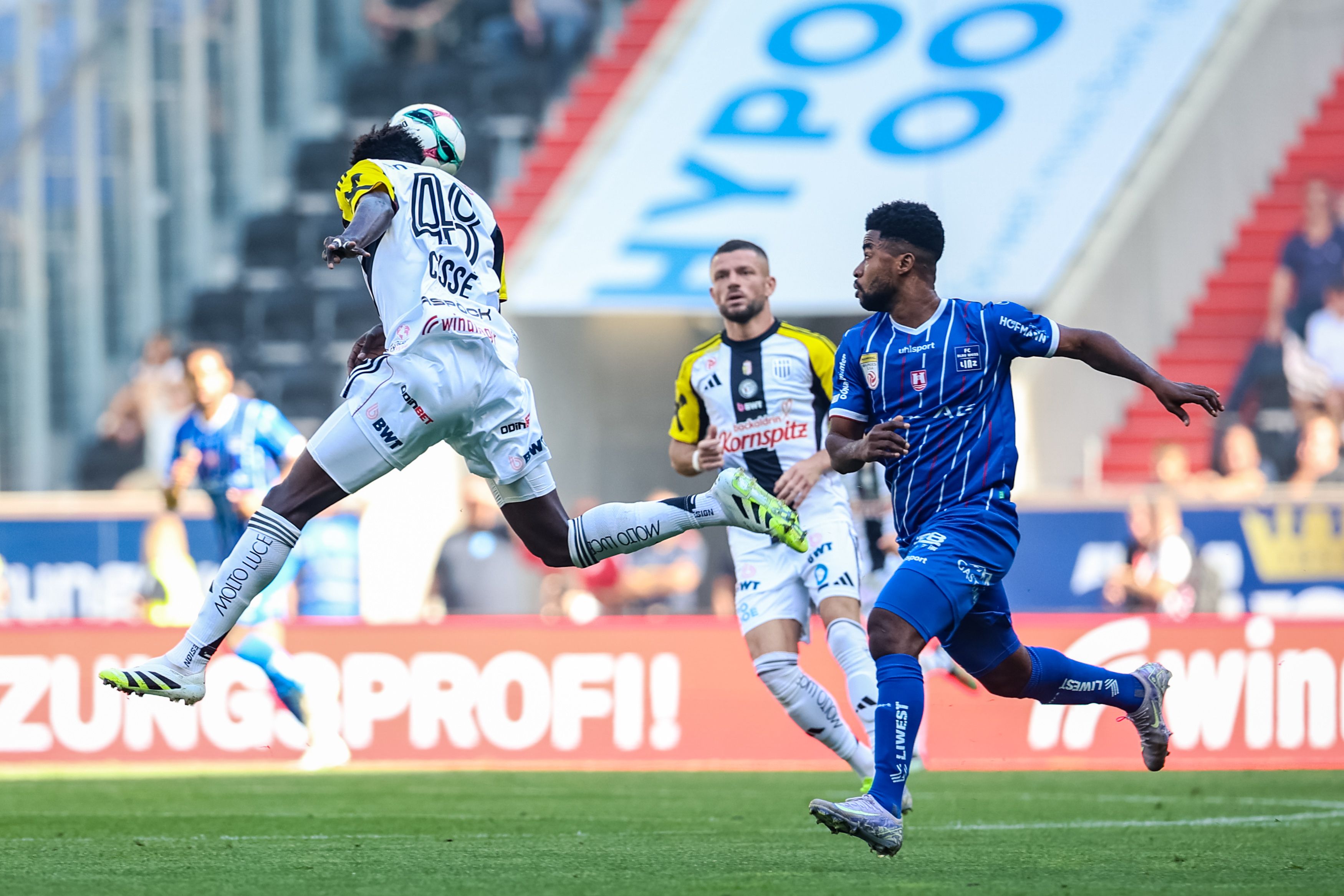 LASK gegen Blau-Weiß im Linzer Krisen-Derby.