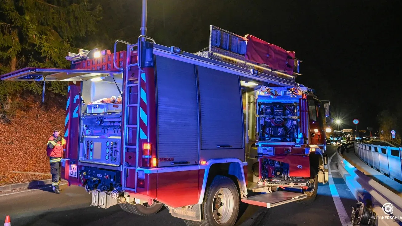 Heute.at - Fünf Verletzte bei Frontalcrash – zwei Stunden Sperre