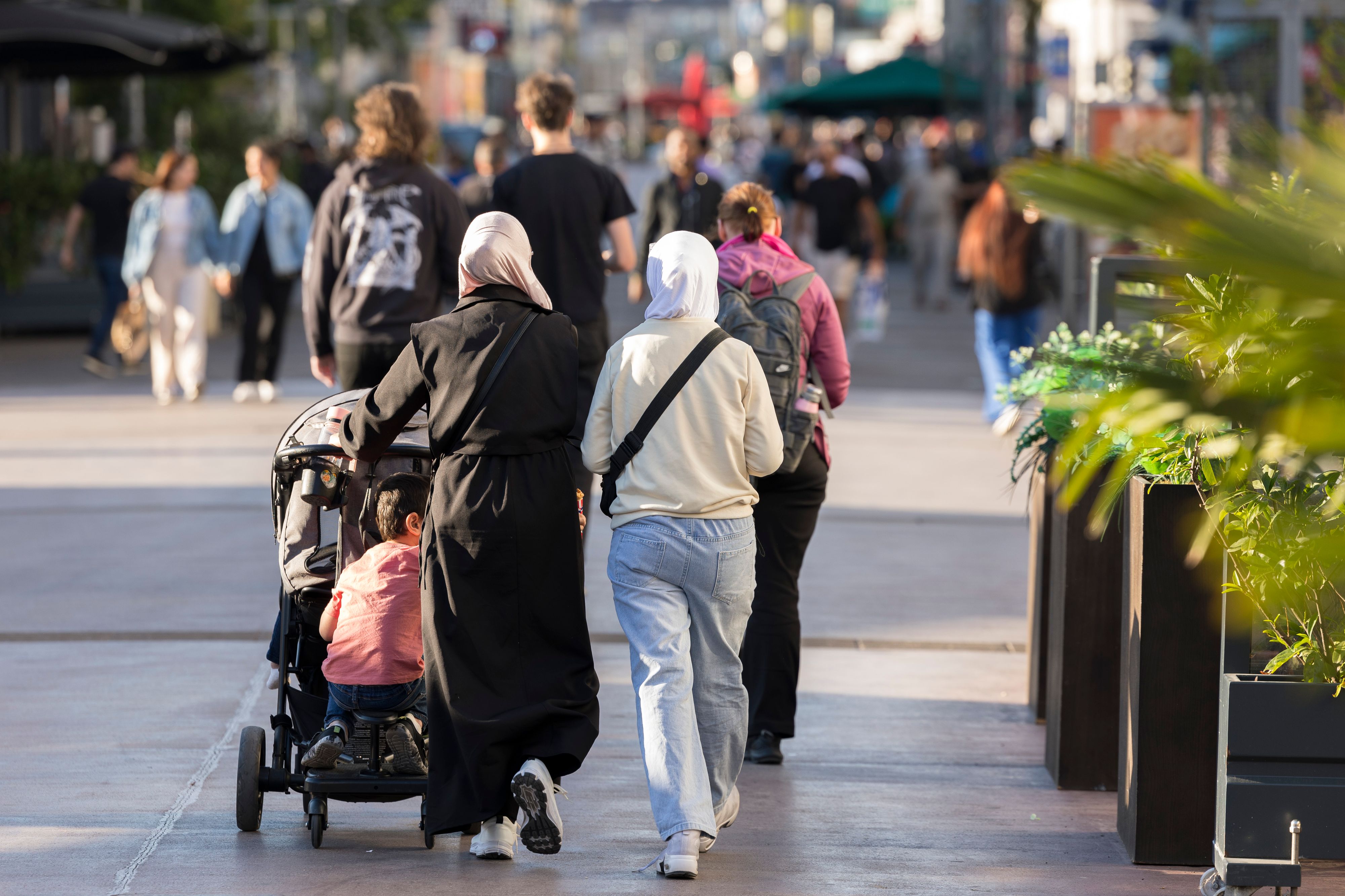 Wie es vom Innenministerium heißt, stellen Frauen mit Schutzstatus in Österreich oft einen Asylantrag, wenn sie nur subsidiären Schutz bekommen haben.