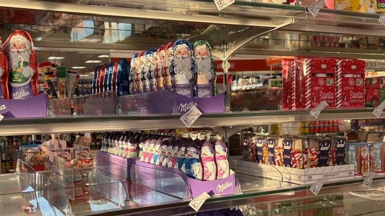 Heute.at - Drogerie in NÖ verkauft bei 30 Grad Schoko-Nikolos