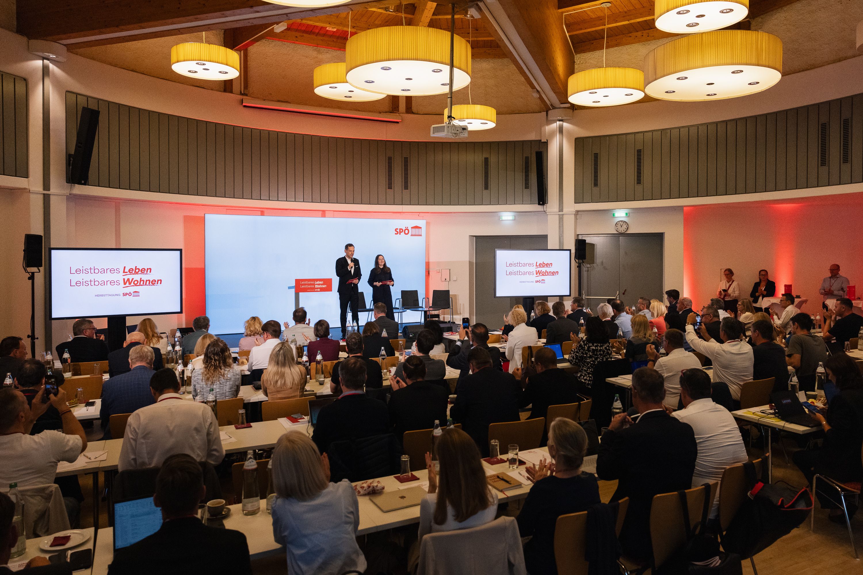 Am Montag startete die SPÖ ihre Klubtagung in Salzburg. Im Bild: Klubchef Philip Kucher und Klubvize Julia Herr.