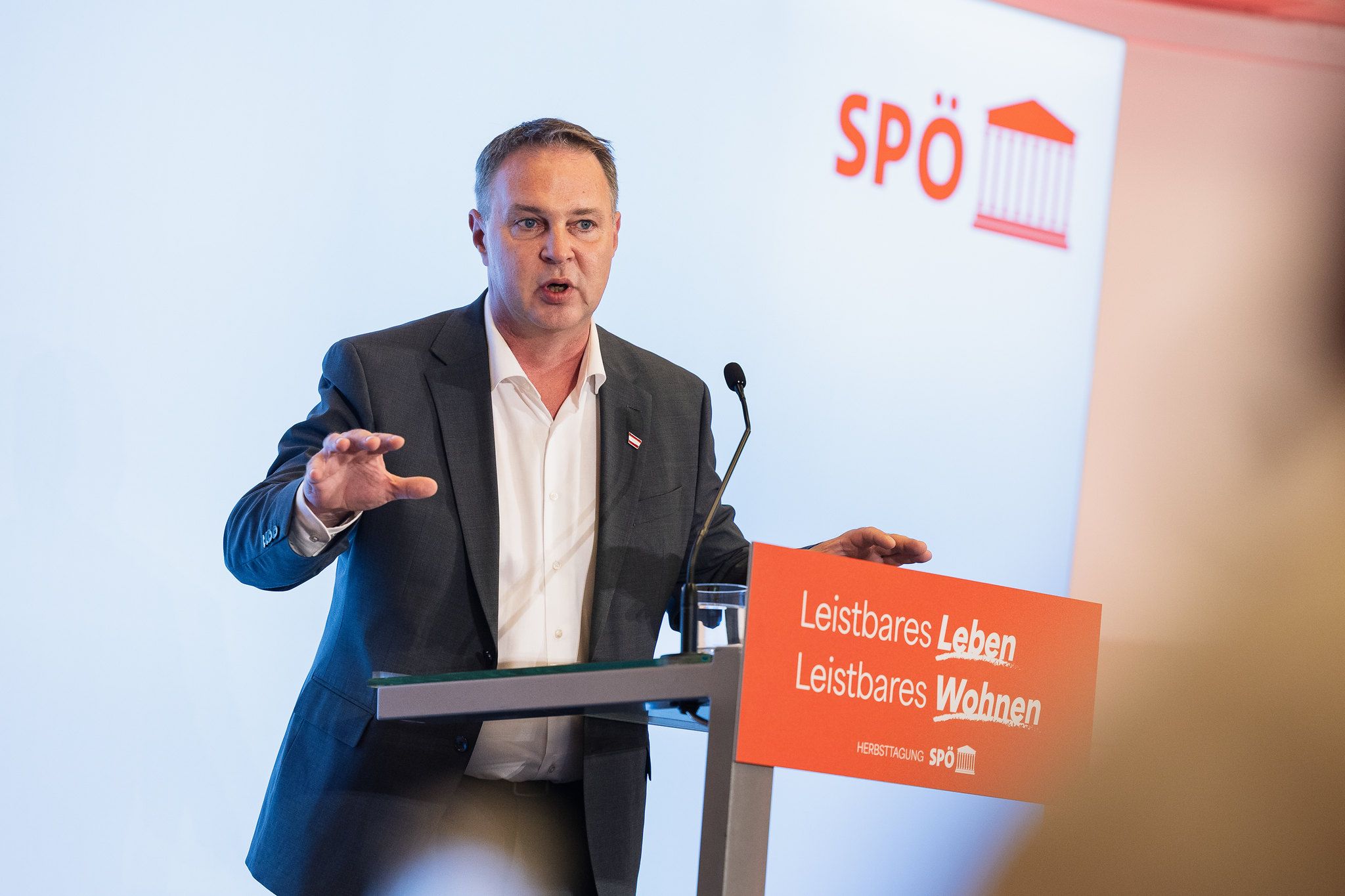 Vizekanzler und SPÖ-Chef Andreas Babler gibt Kosten mit null an.