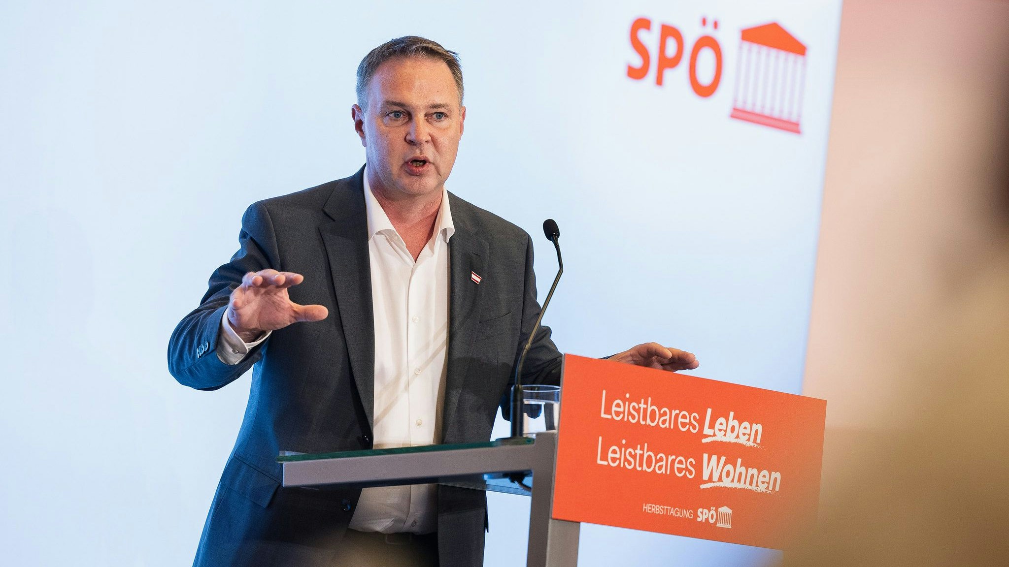 Heute.at - Vizekanzler Babler muss Friseur-Rechnungen offenlegen