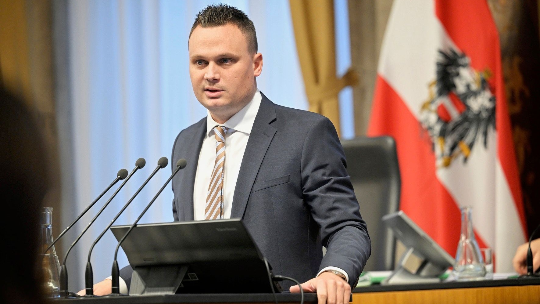 Andreas Bors (FPÖ) kritisiert den Immo-Deal.