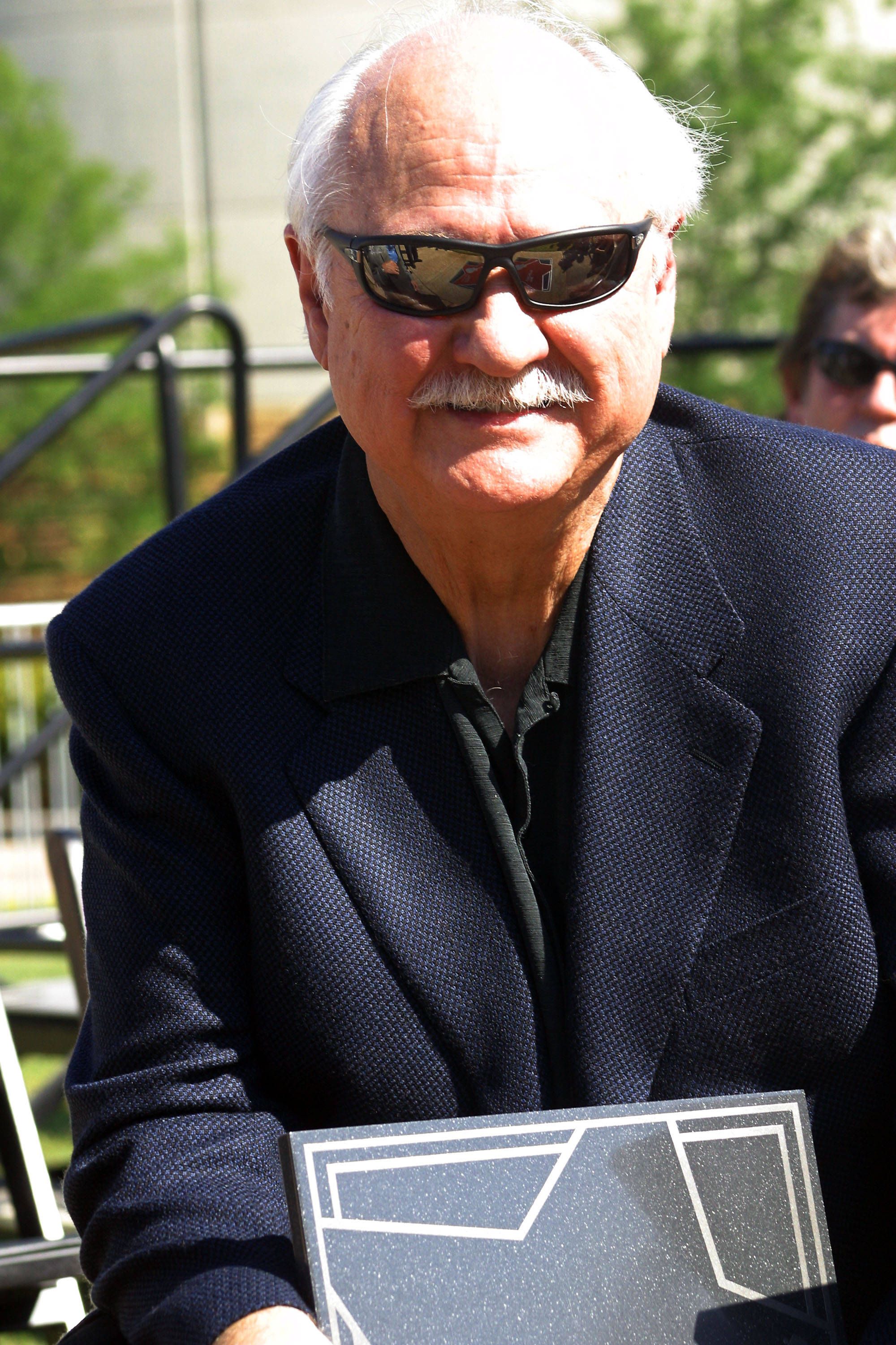 Sonny Curtis wurde 2007 in die Music Hall of Fame aufgenommen.