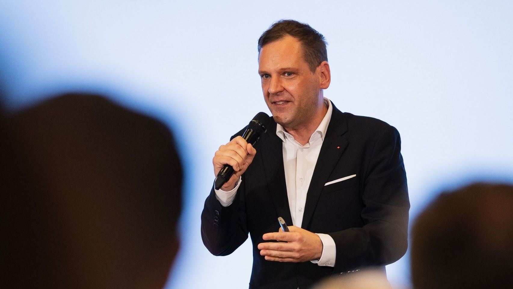 SPÖ-Klubobmann Philip Kucher betont, dass eine Inflation von maximal zwei Prozent Pflicht ist.