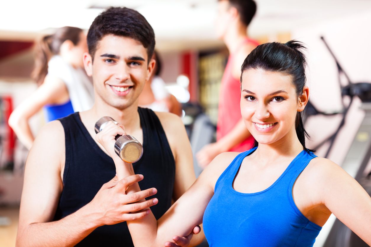 Immer mehr Jugendliche zieht es ins Fitnessstudio, wie Zahlen der Fitnesswirtschaft in Österreich belegen.