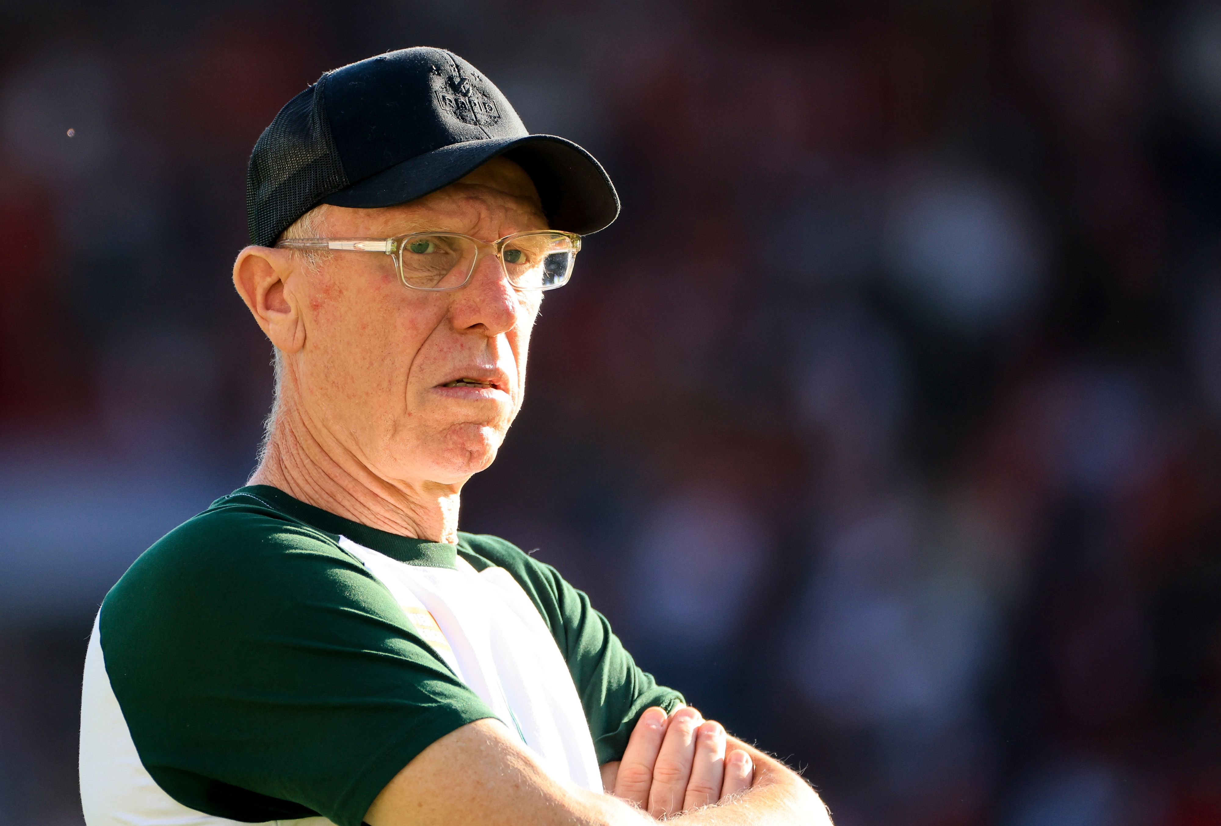 Die Sorgenfalten bei Rapid-Coach Peter Stöger werden immer größer. 