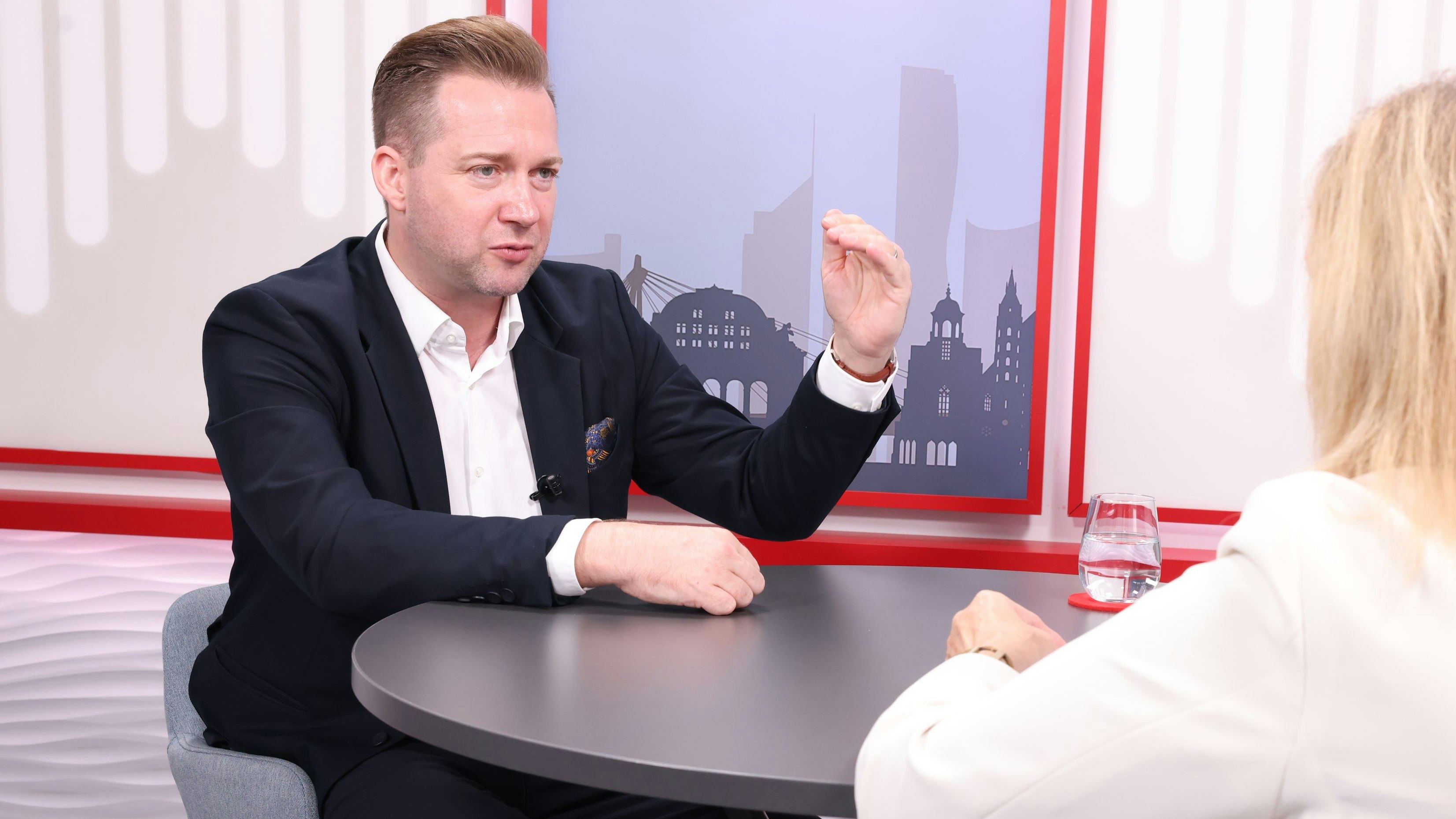 Heute.at - Handelsprofi packt aus: Darum sind Preise bei uns höher