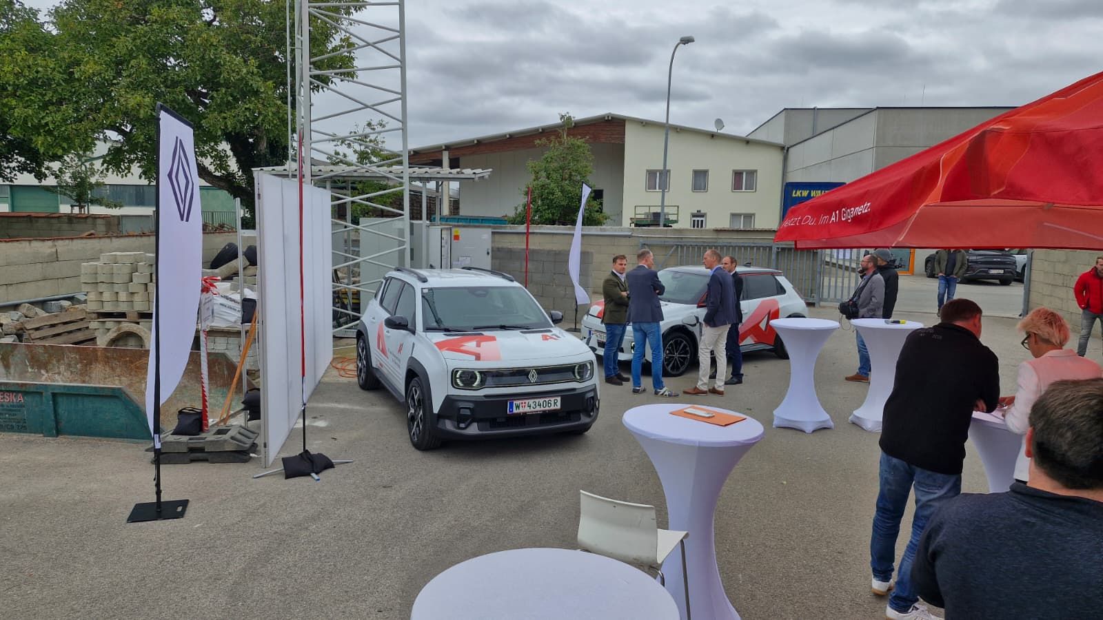Diese Renaults sollen uns bei einem Blackout vor dem Kommunikationskollaps bewahren.