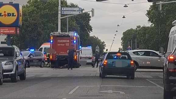 Verkehrsunfall mit einer schwer verletzten Person am Dienstag in Wien.