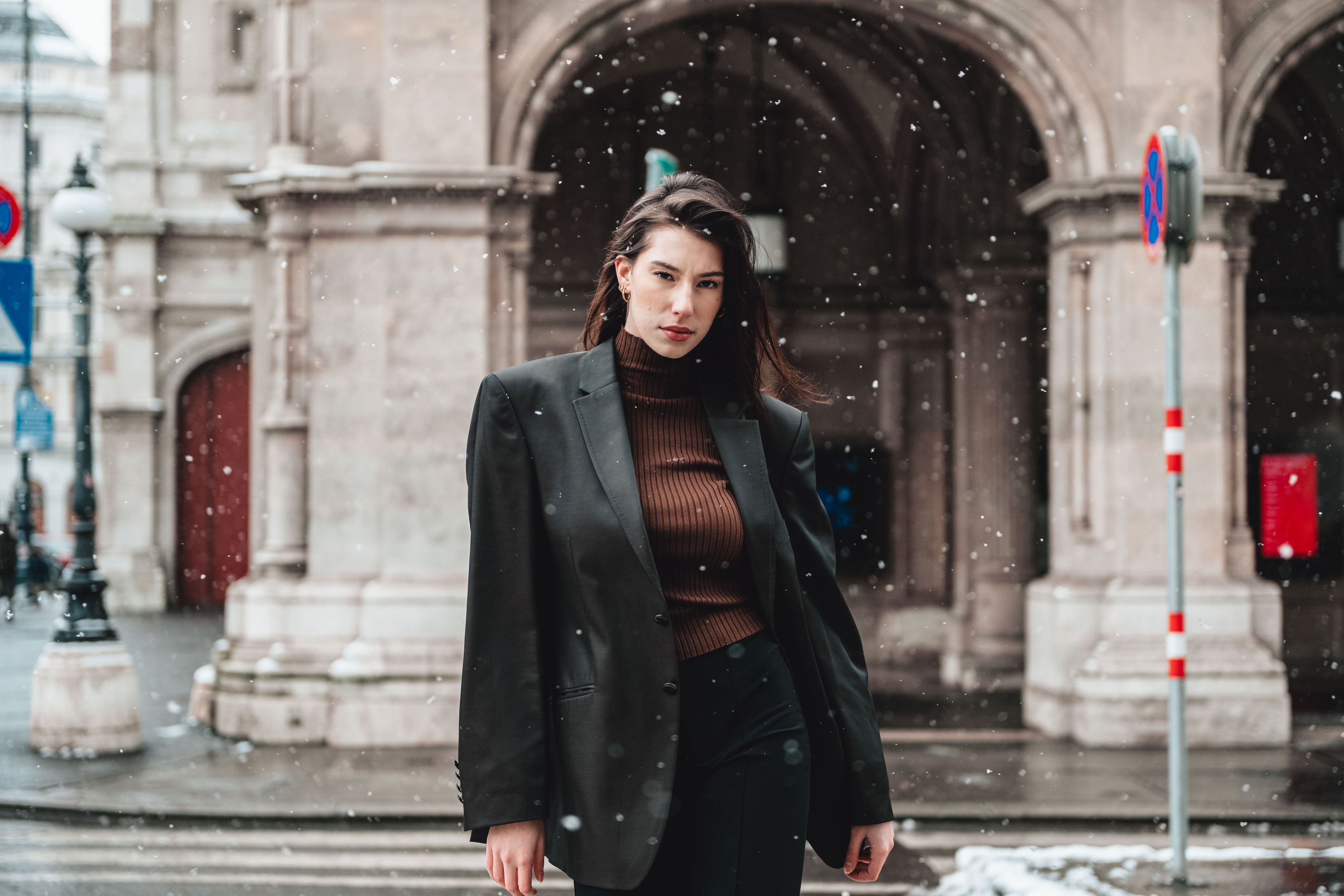 Die international erfolgreiche Austro-Rumänin Lea-Rebecca Cretu wird eines der Models der österreichischen Designerinnen bei der Fashionweek in Paris sein.