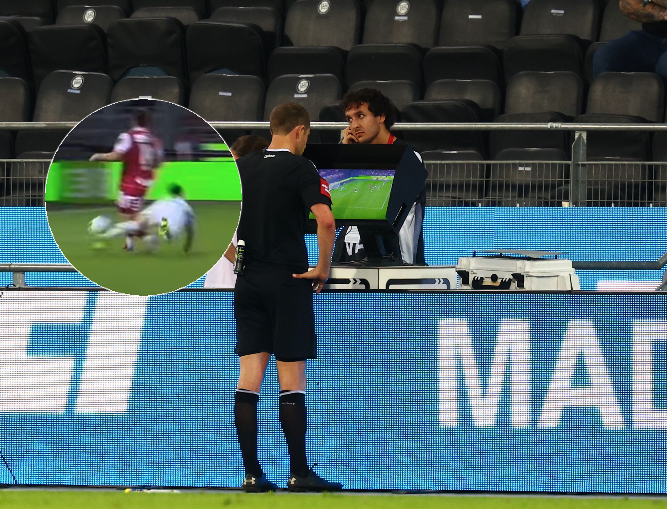 Harald Lechner (r.) checkt die VAR-Bilder und entscheidet nachträglich auf Elmeter.
