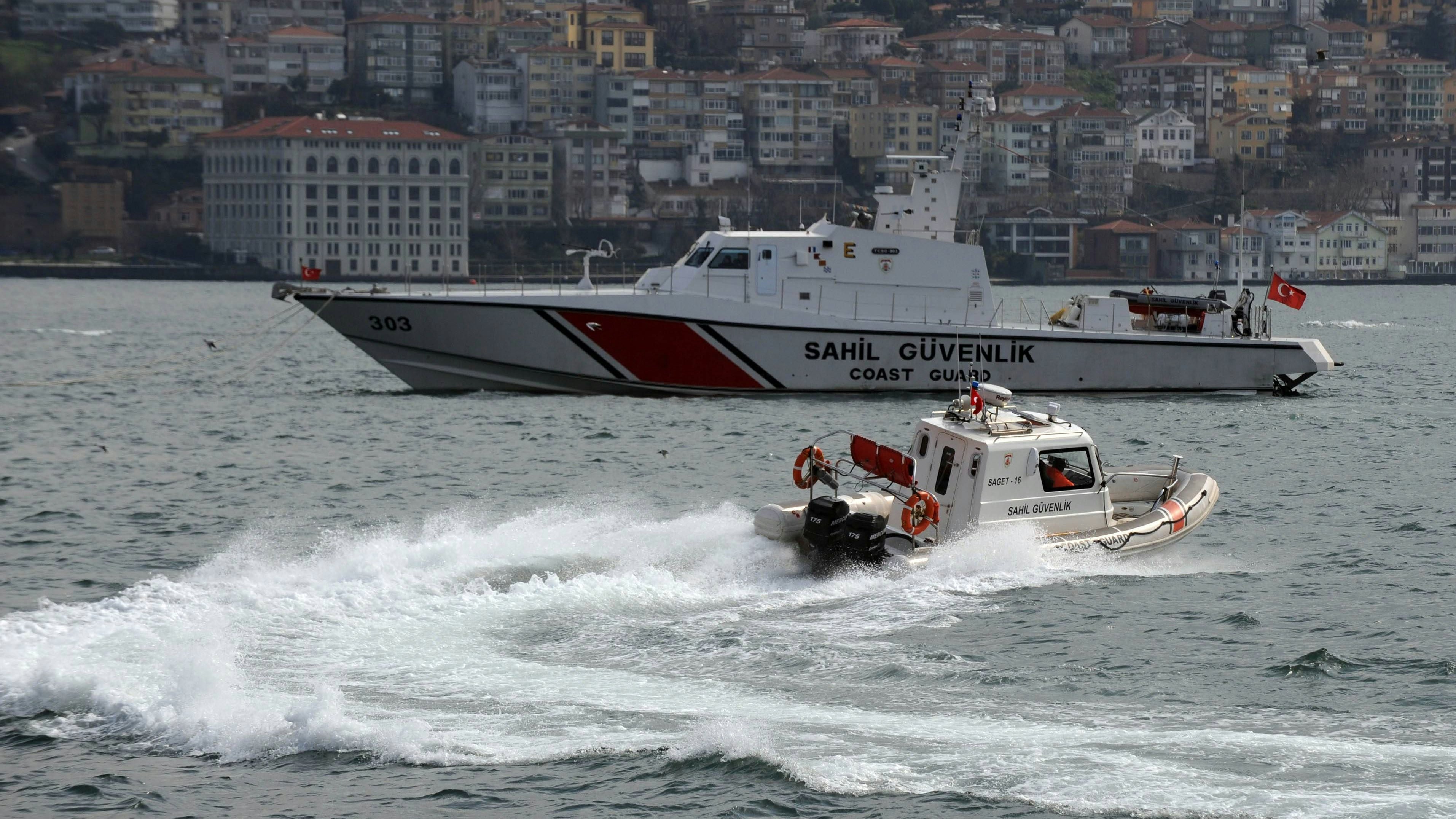 Heute.at - Tourist (60) ertrinkt  –  Crew schmeißt Schaumparty