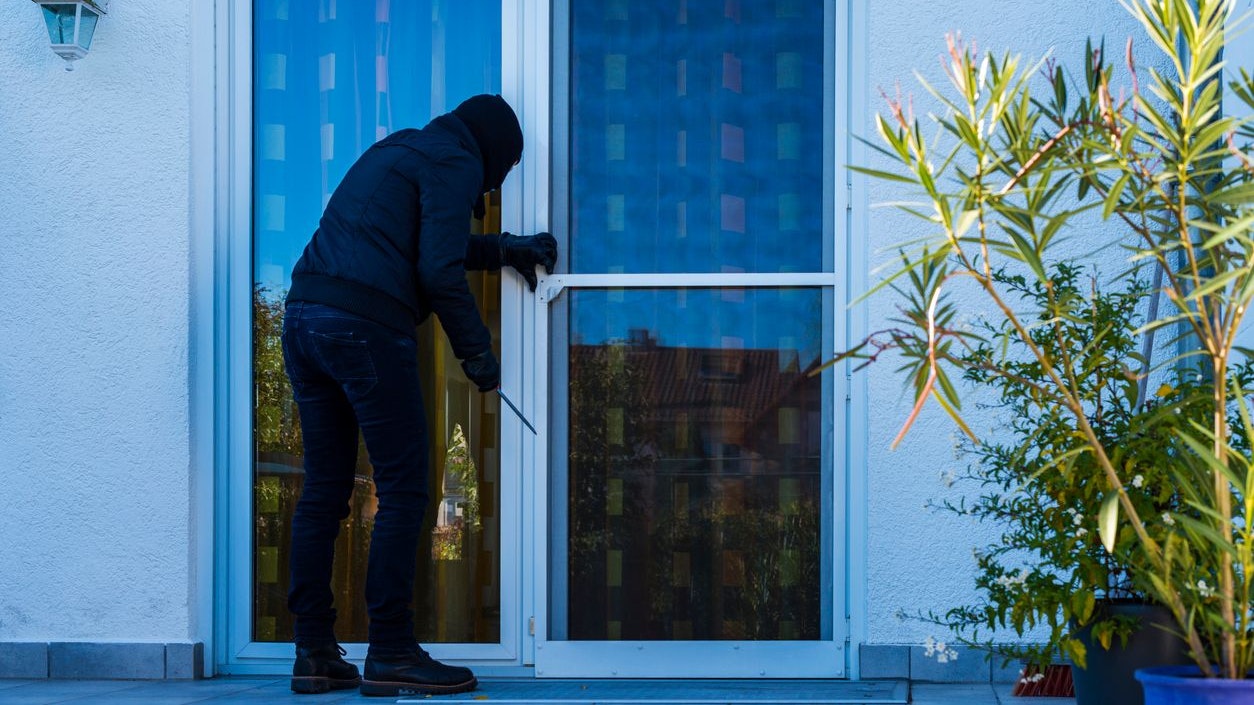 Heute.at - Ehepaar aus OÖ überrascht nach Spaziergang Einbrecher