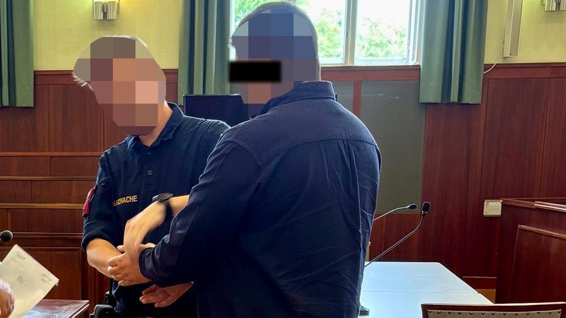 Heute.at - Benzin verschüttet – Polizeiposten fast abgefackelt