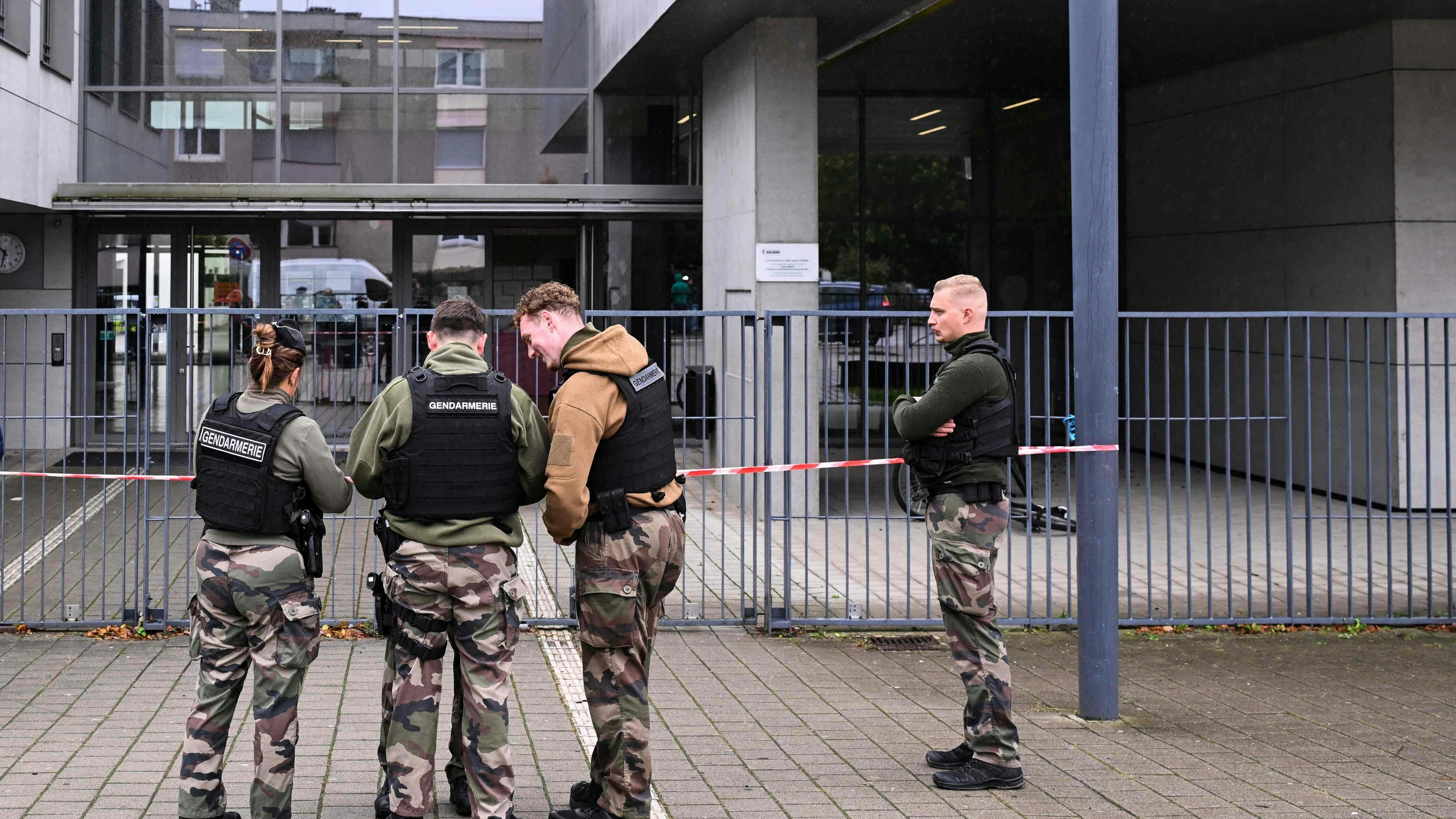 Die Lehrerin schwebe nicht in Lebensgefahr.