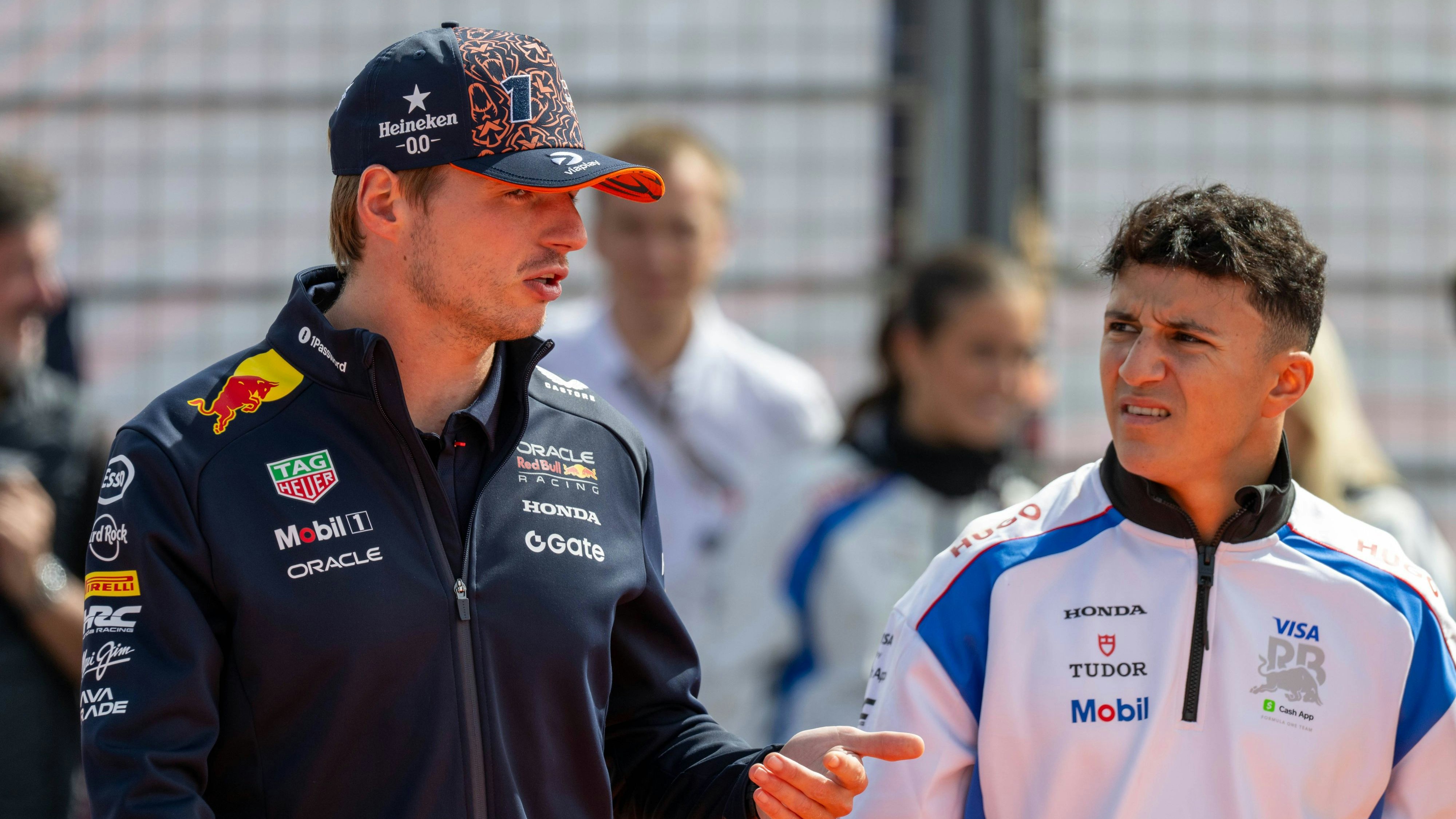 Heute.at - F1-Star nach Fehler stinksauer: Kotzt mich an