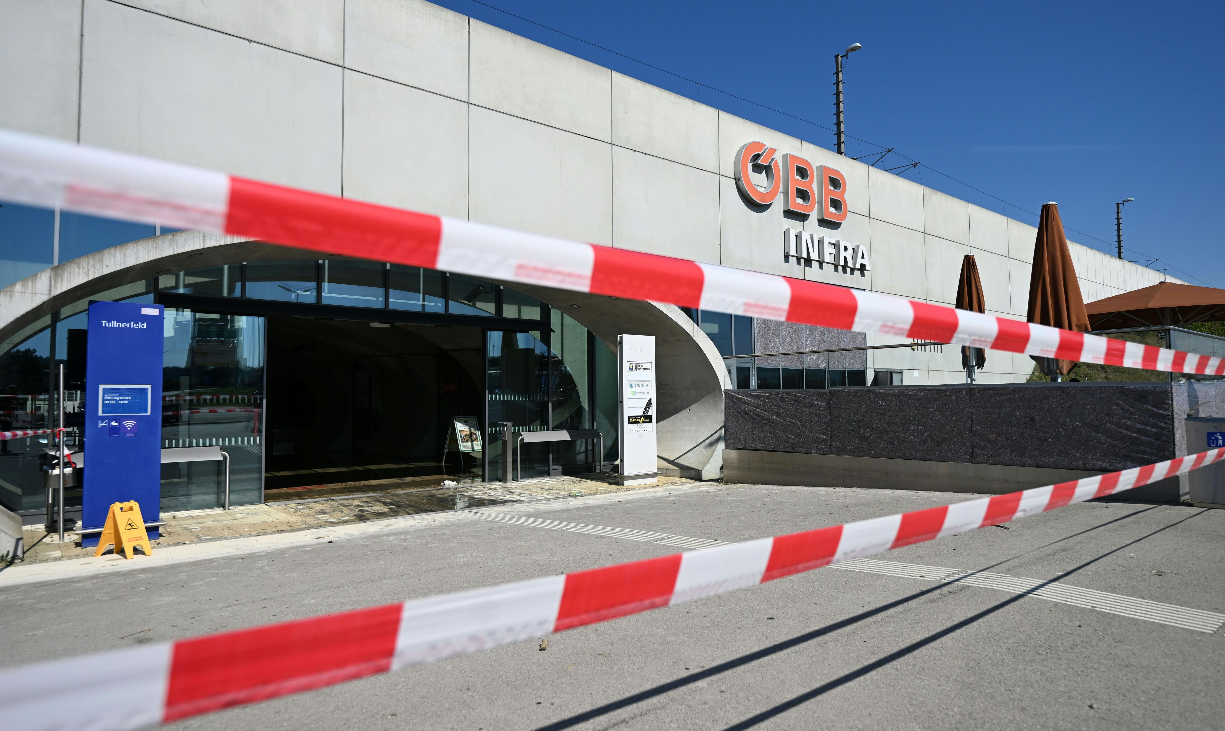 Nach den schweren Unwettern mit Überschwemmungen begannen 2024 die Bauarbeiten am Bahnhof Tullnerfeld.