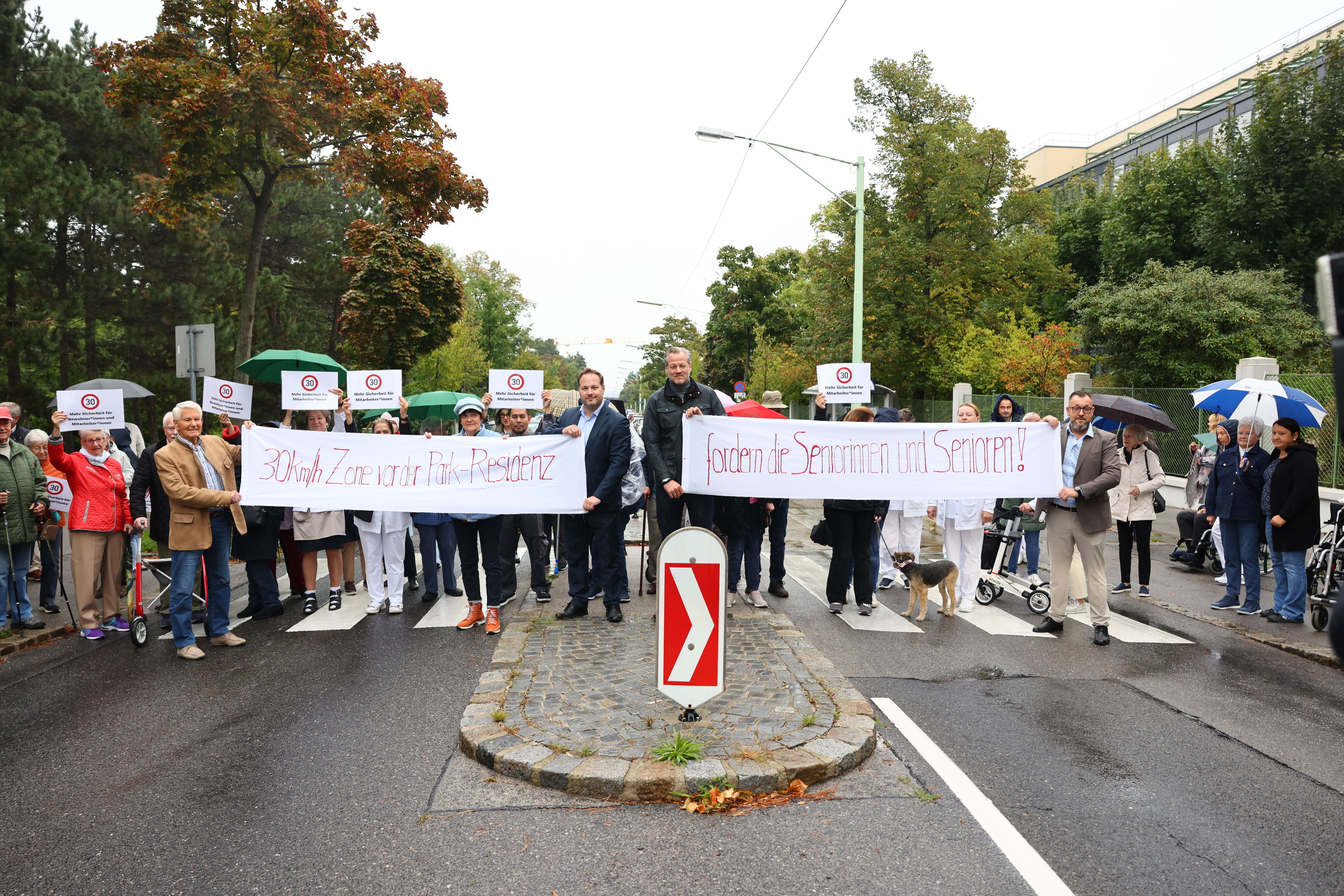 Die Senioren und das Personal der 
