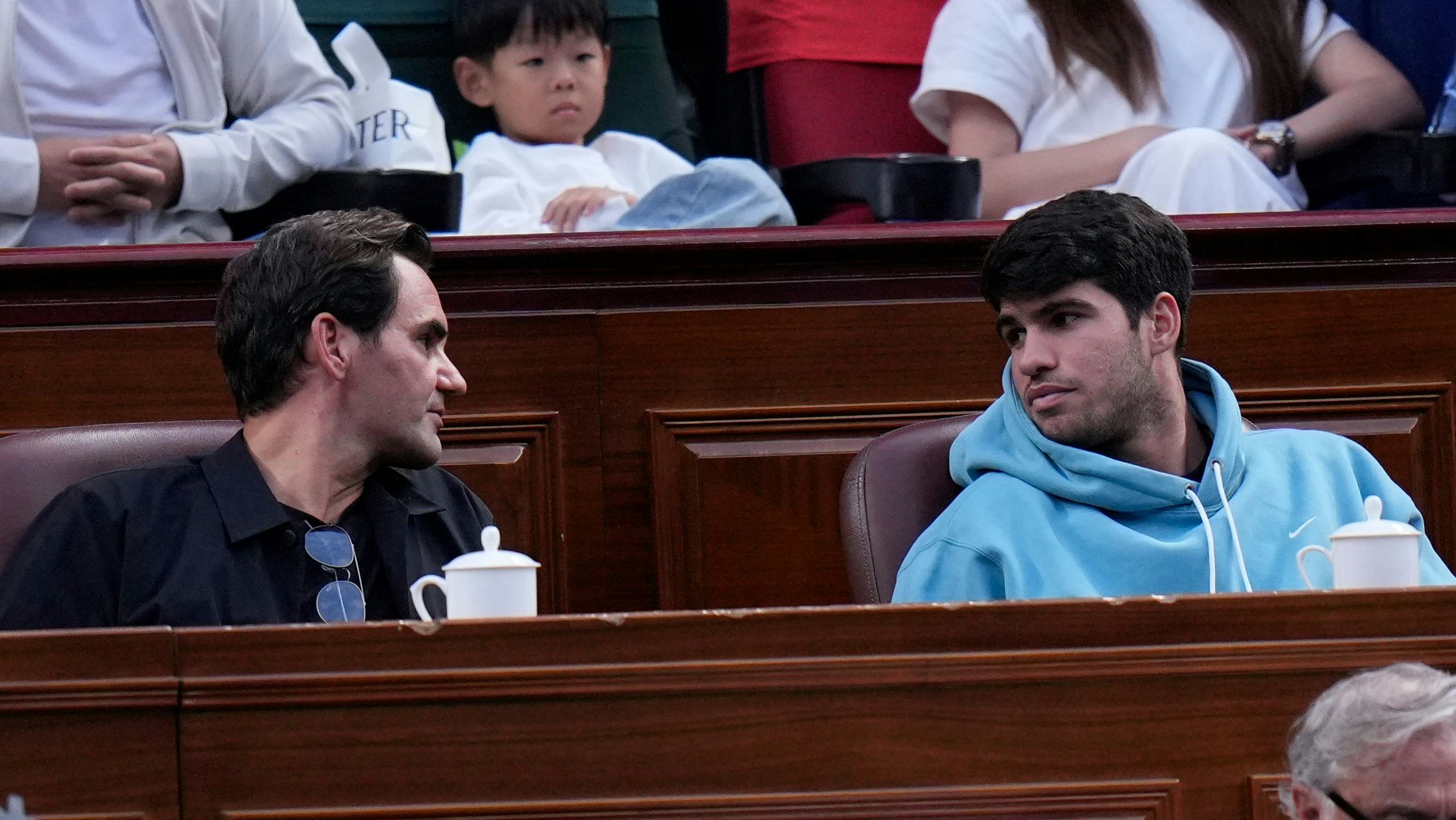 Heute.at - Federer versetzt Alcaraz mit Millionen-Uhr ins Staunen