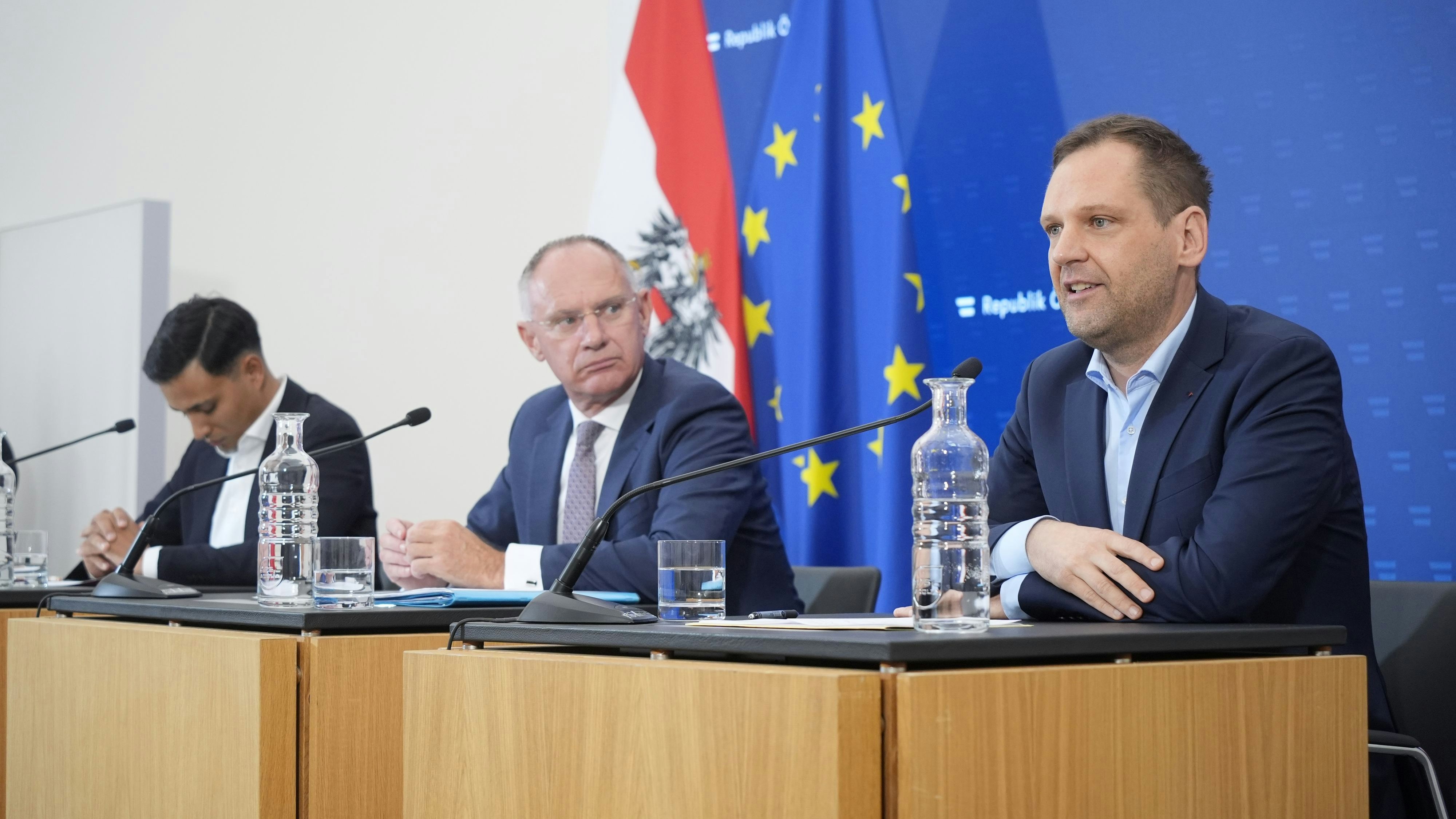 Heute.at - Extrem depperte Argumente: Regierung geht auf FPÖ los