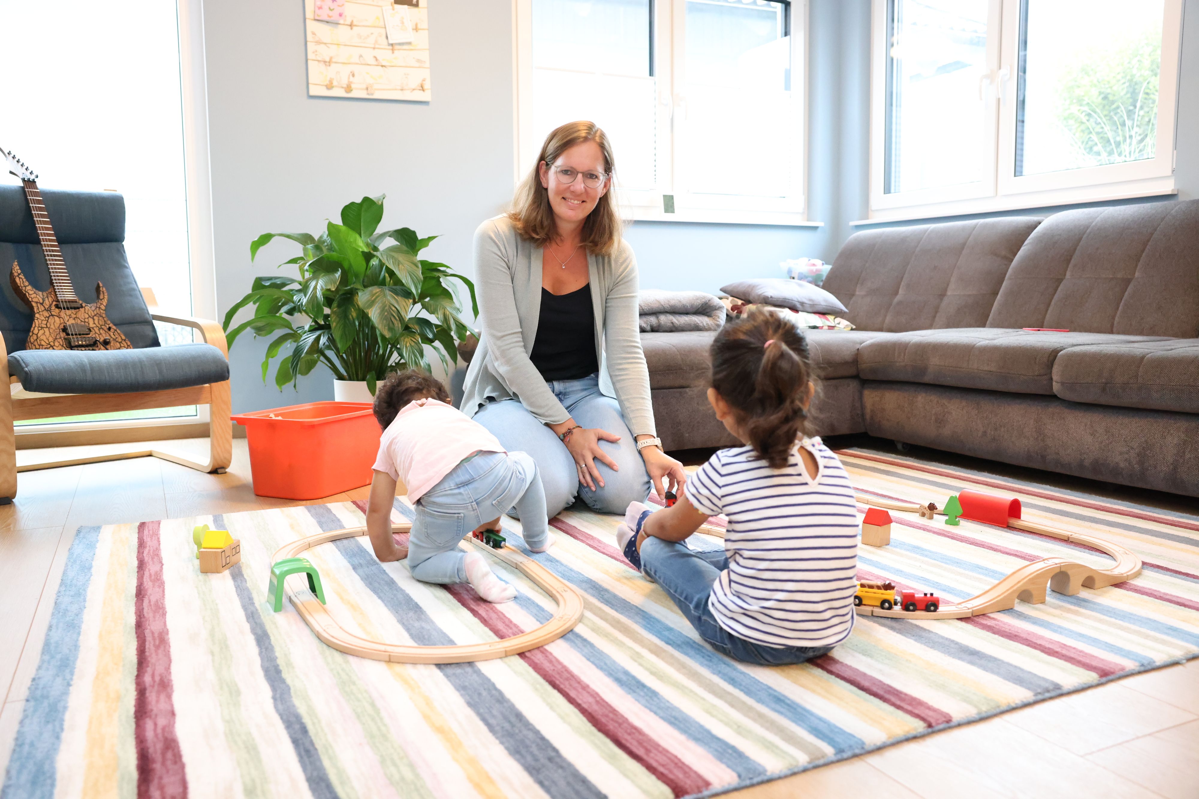 Seit fünfeinhalb Jahren ist Katrin schon Krisenpflegemama.