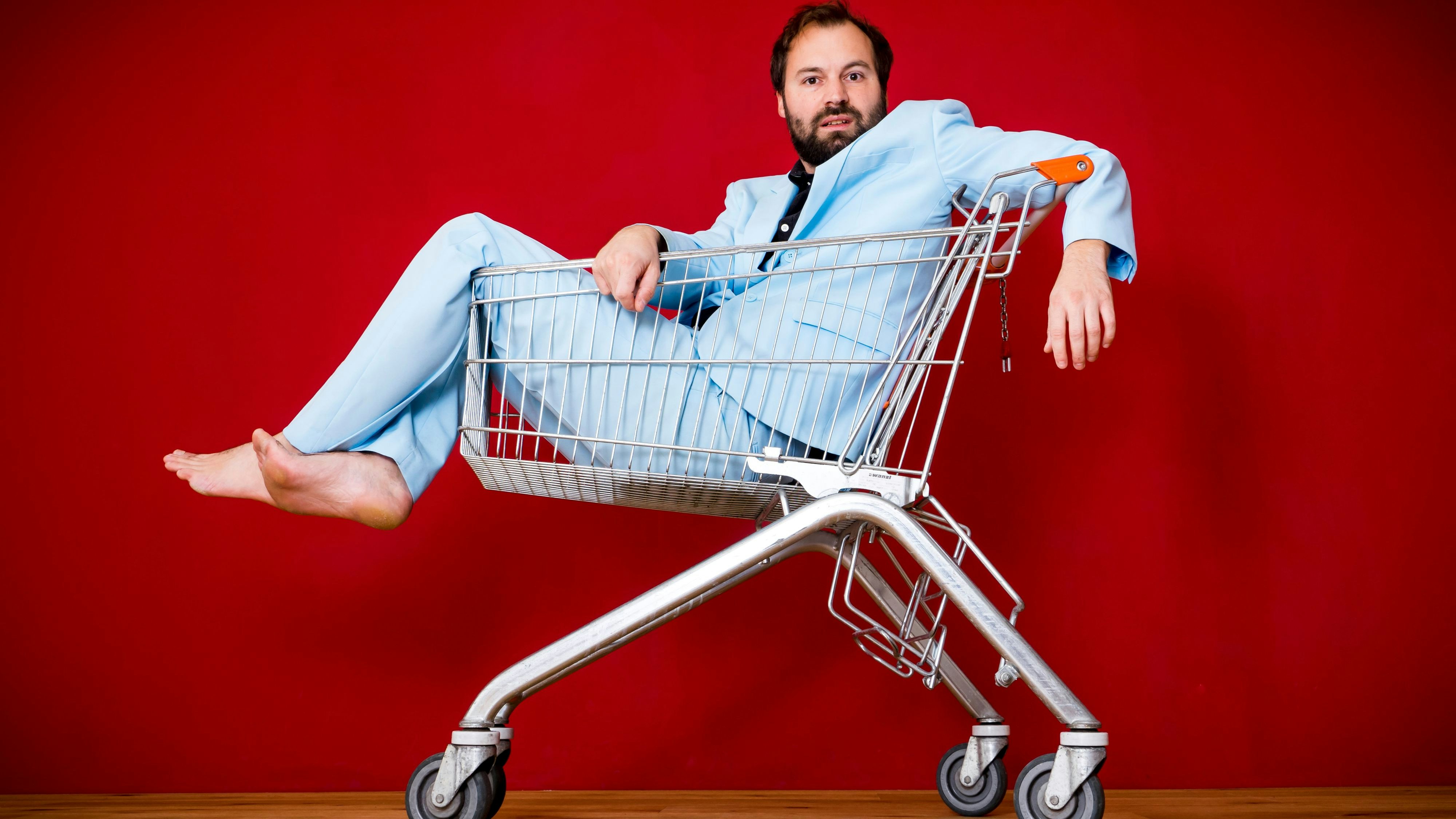 Heute.at - Der Lehrer ohne Klasse spielt mit Rollenklischees