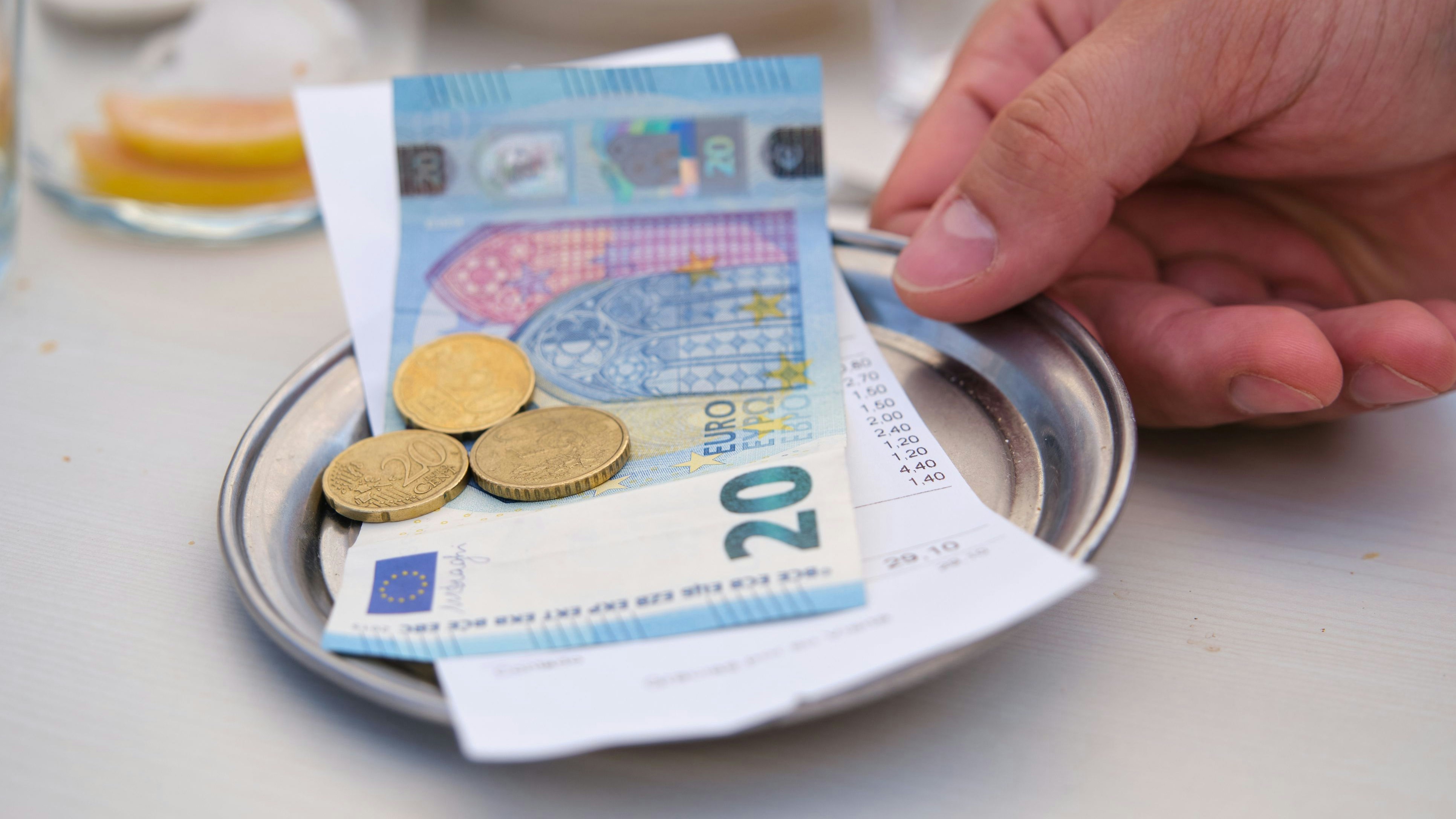 Heute.at - Essen, Kaffee, Bier – Wien und Graz teurer als Zürich