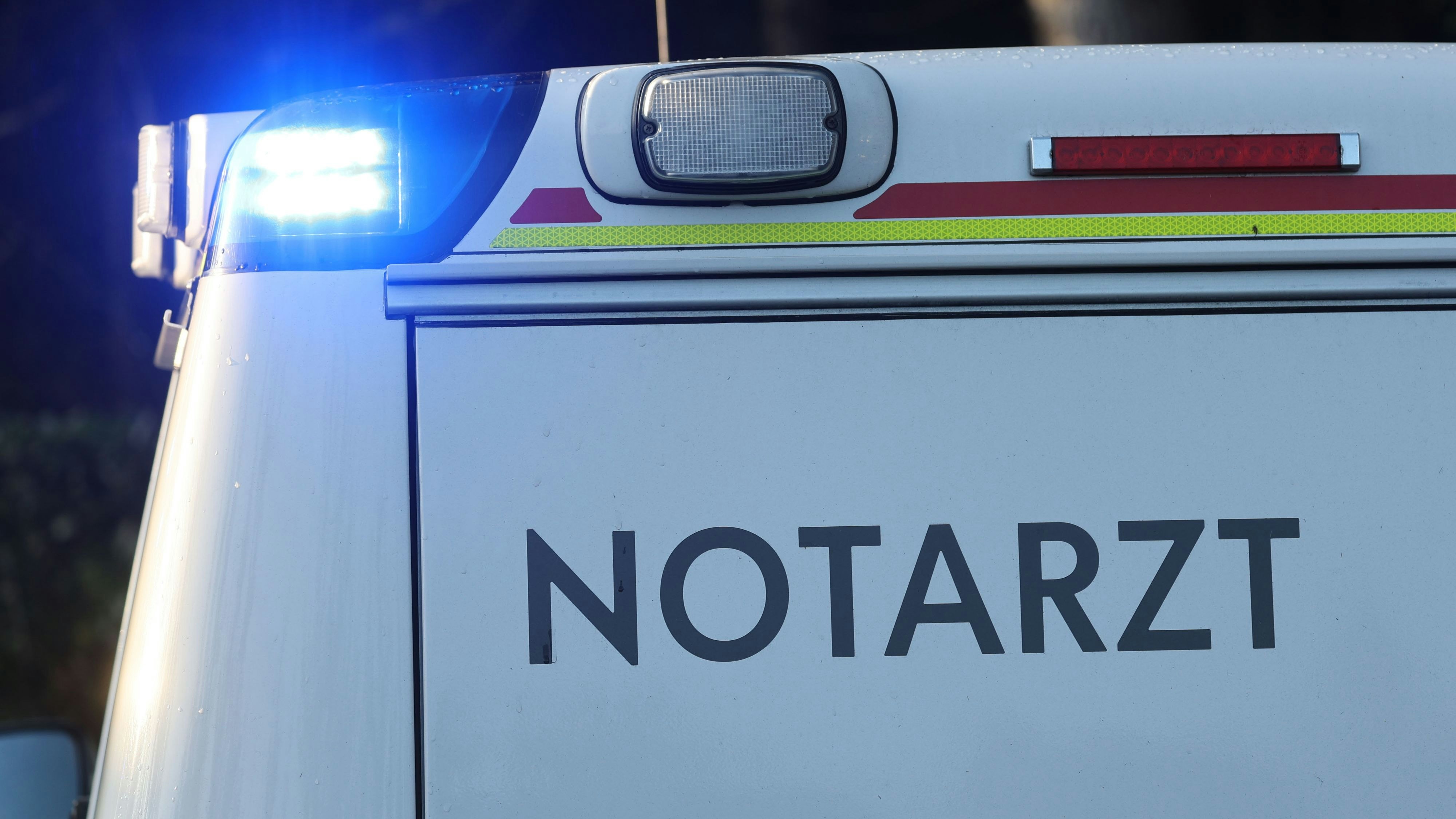 Heute.at - Frontal-Crash gegen Tunnelwand – Lenker (62) tot