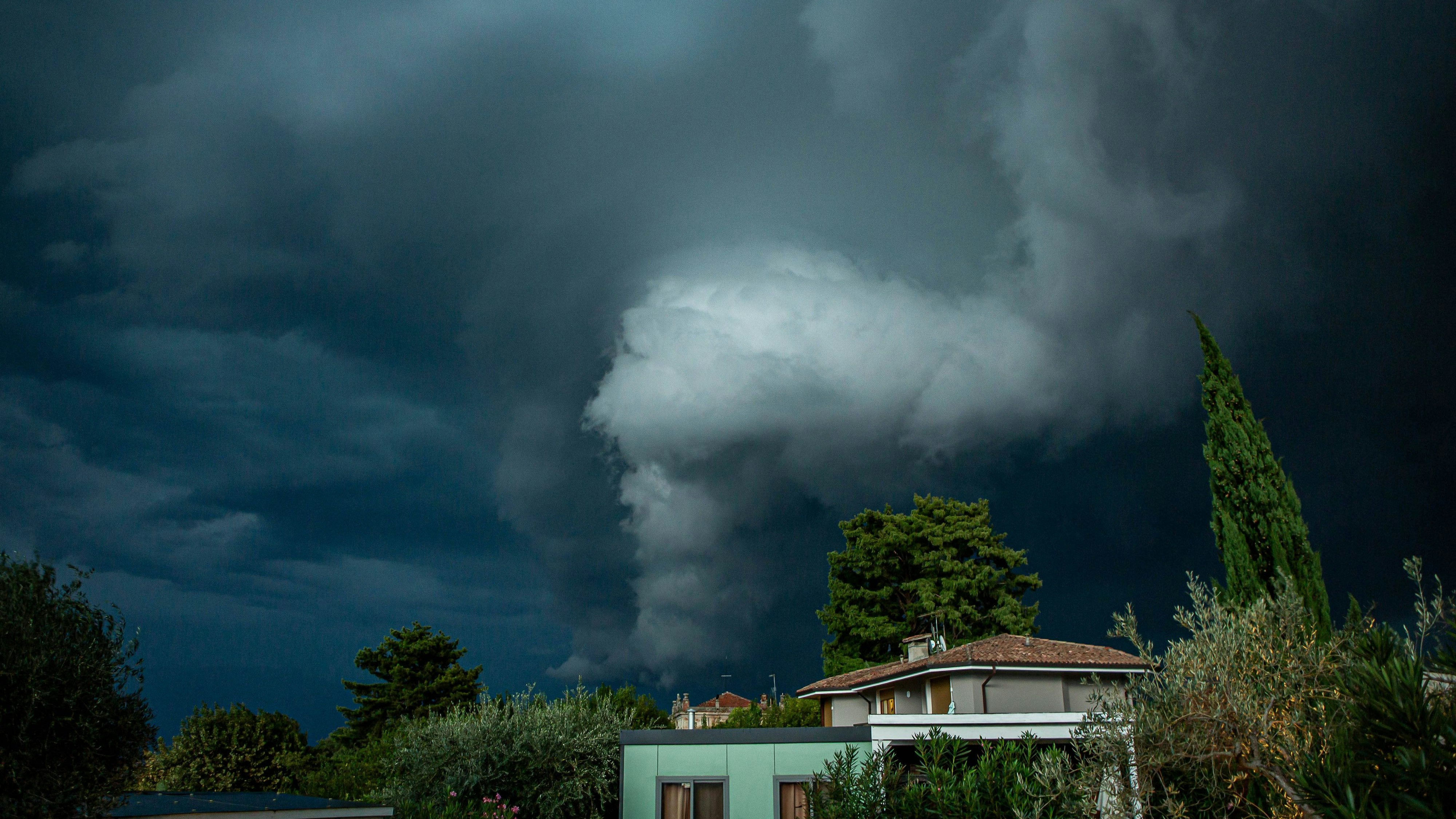 Heute.at - Gewittrige Schauer! Wetter ändert sich jetzt komplett