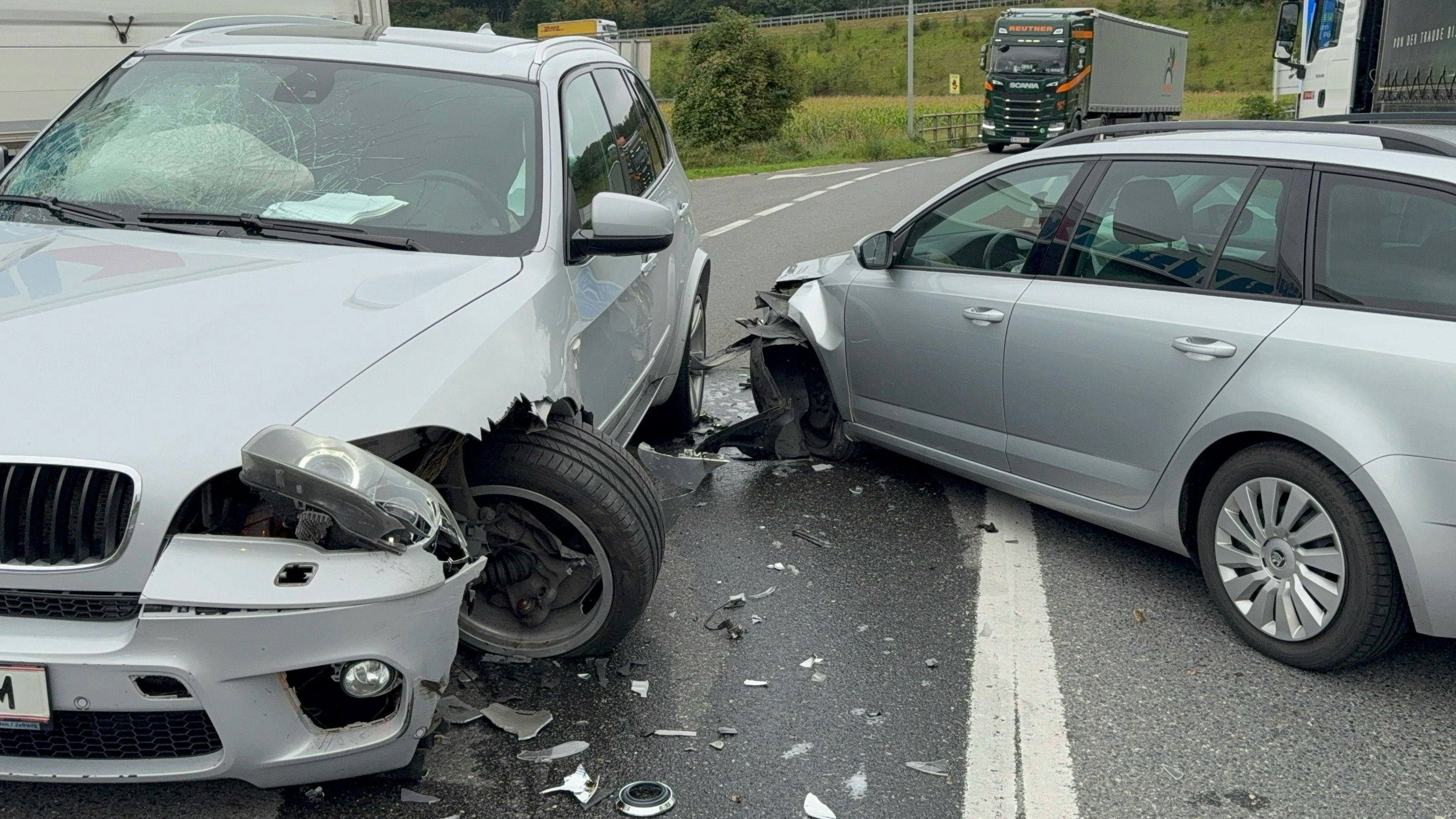 Heute.at - Crash bei Pöchlarn – sechs Personen an Bord