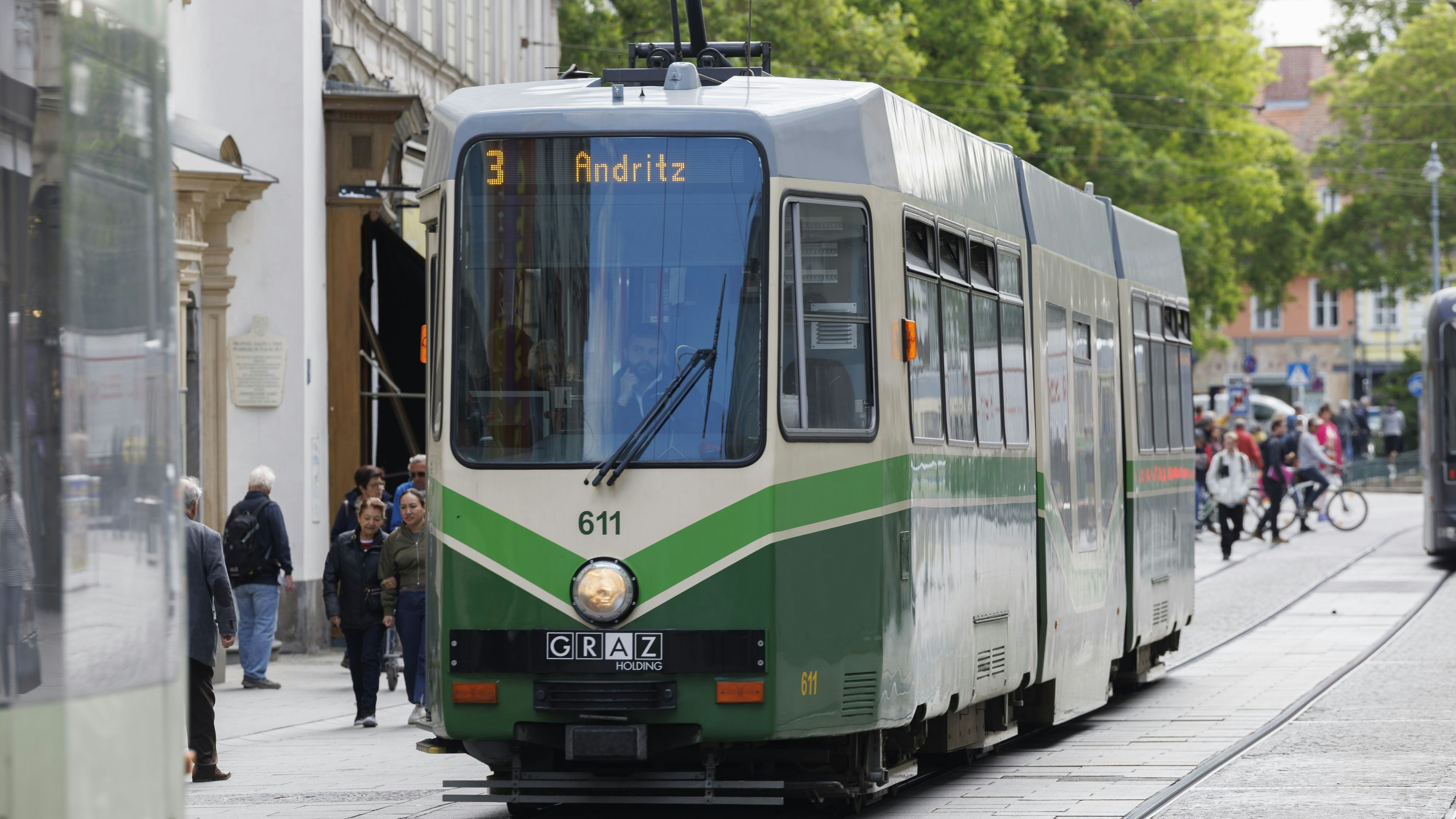 Heute.at - Nach tödlichem Bim-Crash – so reagiert jetzt die Stadt