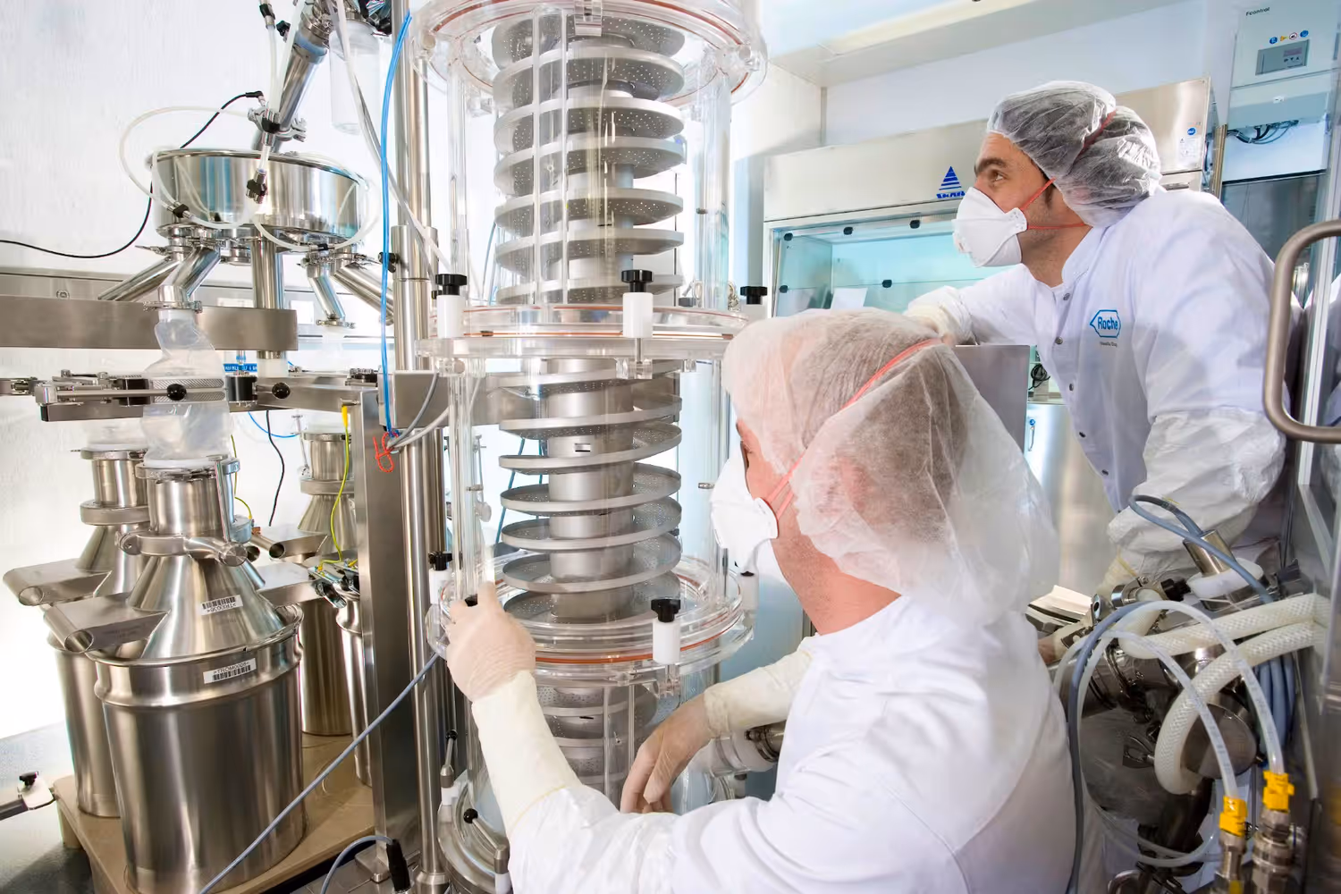 Novartis und Roche haben Milliardeninvestitionen in den USA angekündigt. Laut den Pharmariesen soll das keine Schweizer Jobs kosten.