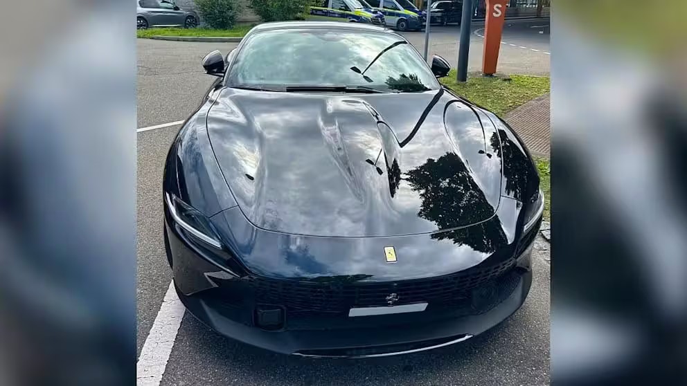 Heute.at - Ferrari fährt über Grenze – 124.000 € Zoll und Strafe