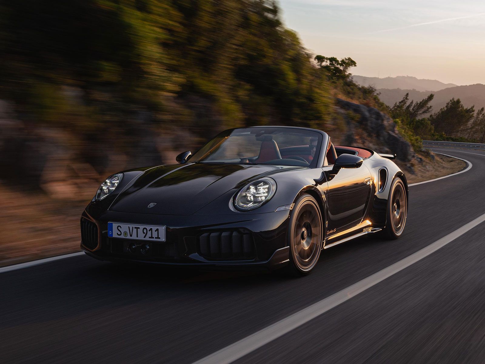 Optisch wirkt der neue 911 Turbo S bulliger.