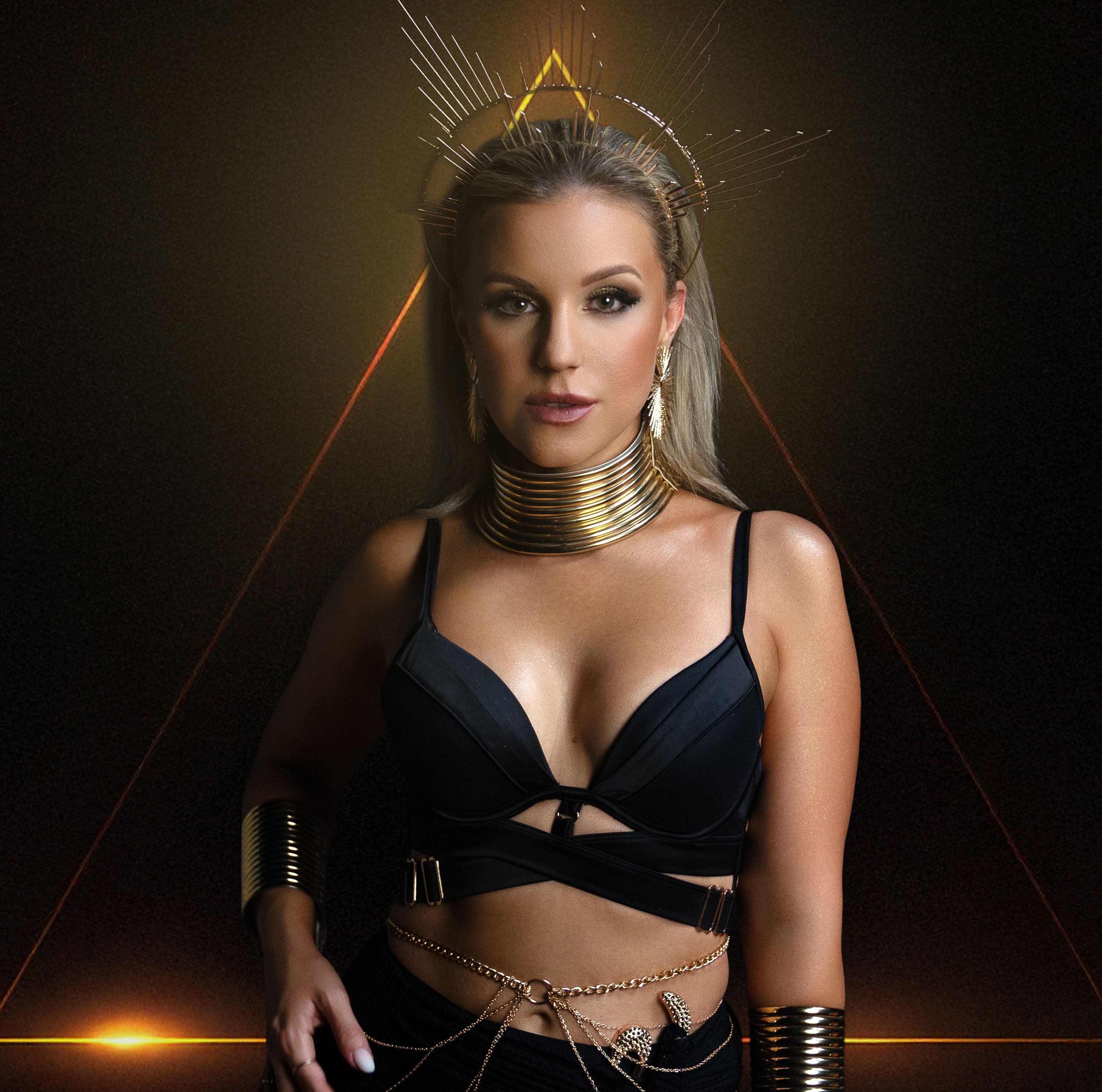 Schlagerstar <strong>Natalie Holzner</strong>: Zwei Nominierungen bei den Amadeus Music Awards, mehreren #1-Airplay-Hits und ein Album in den Top 4.